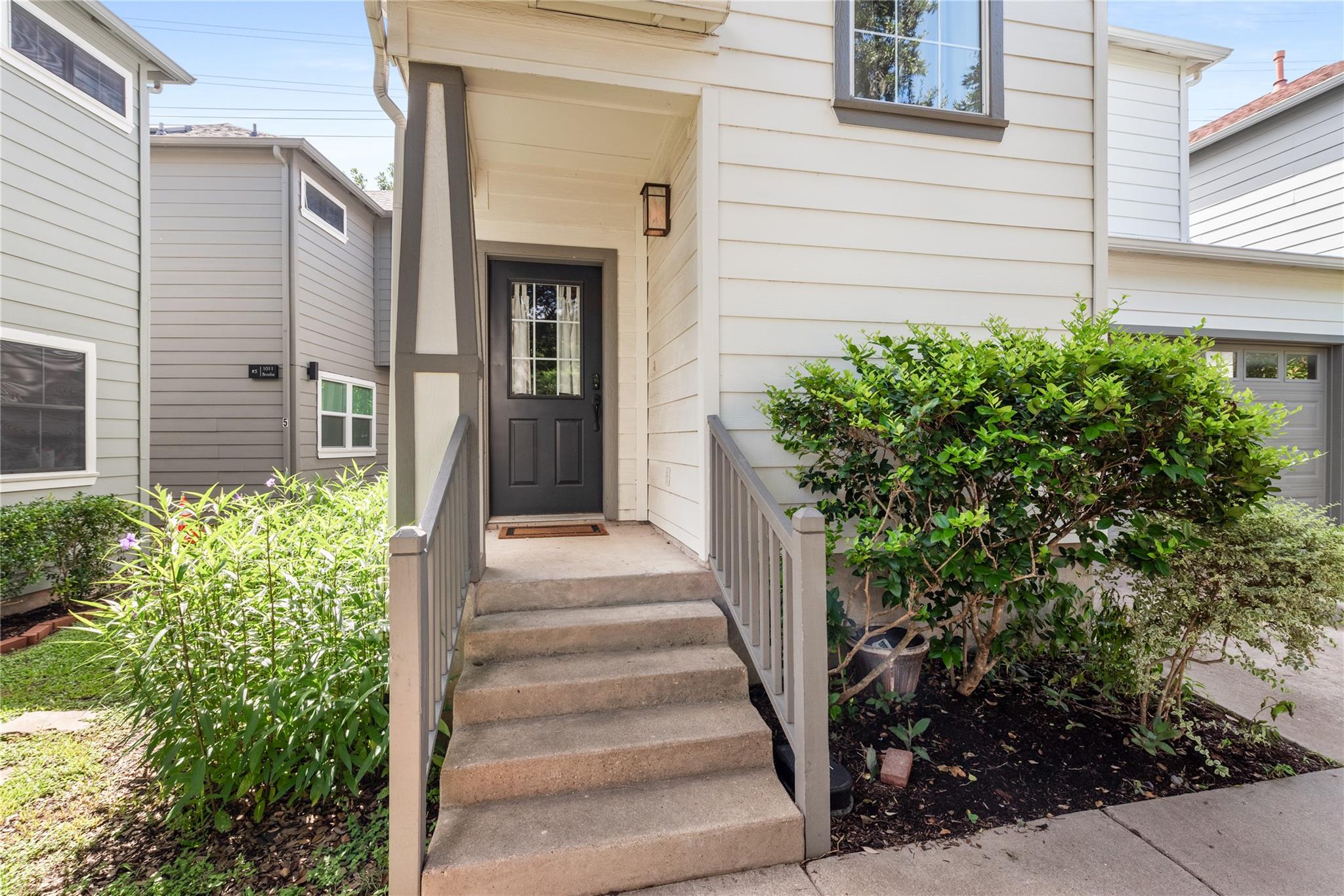 1011 Brodie ST # 6