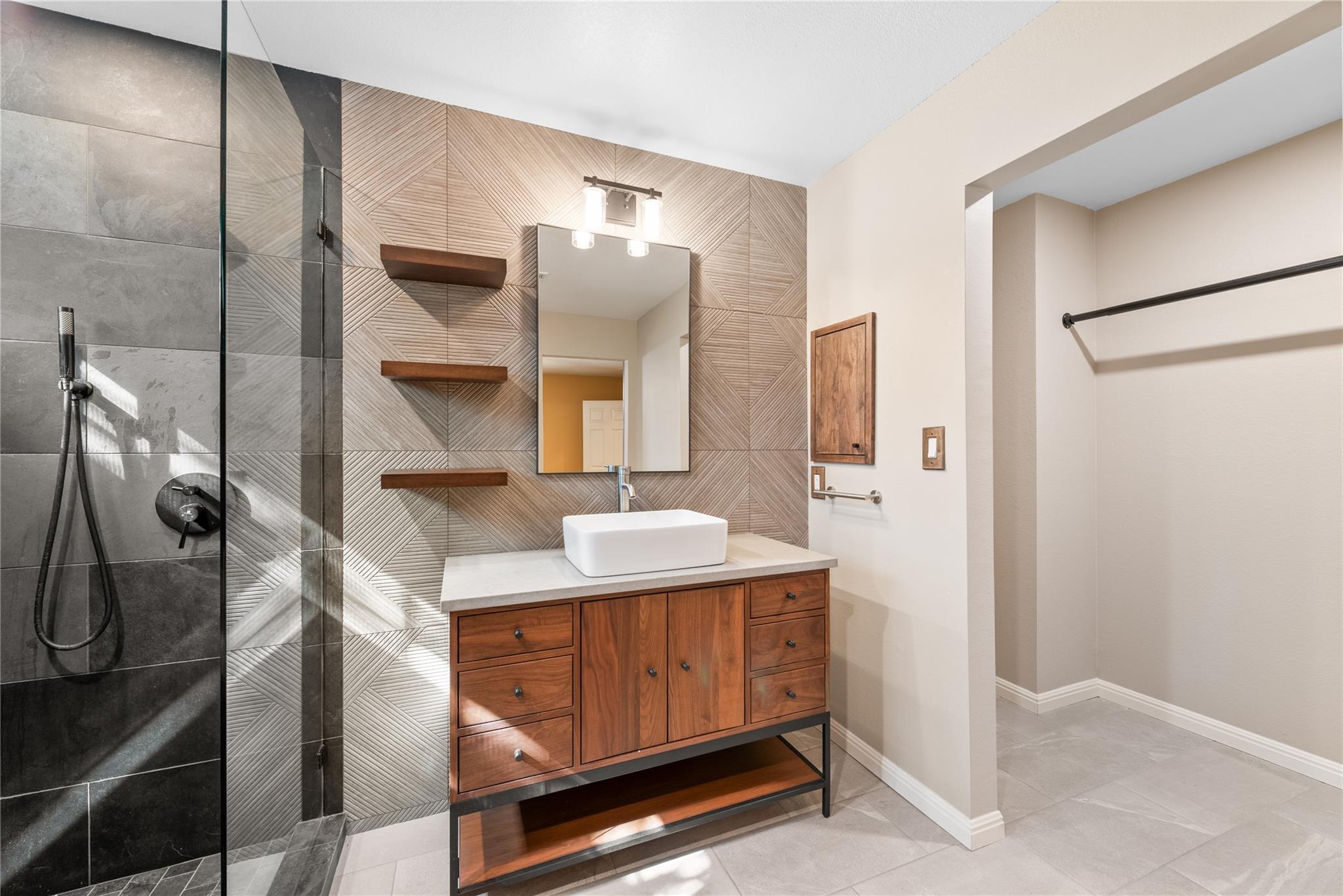 1011 Brodie ST # 6