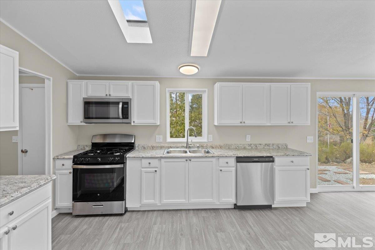 15 Sierra View Road
