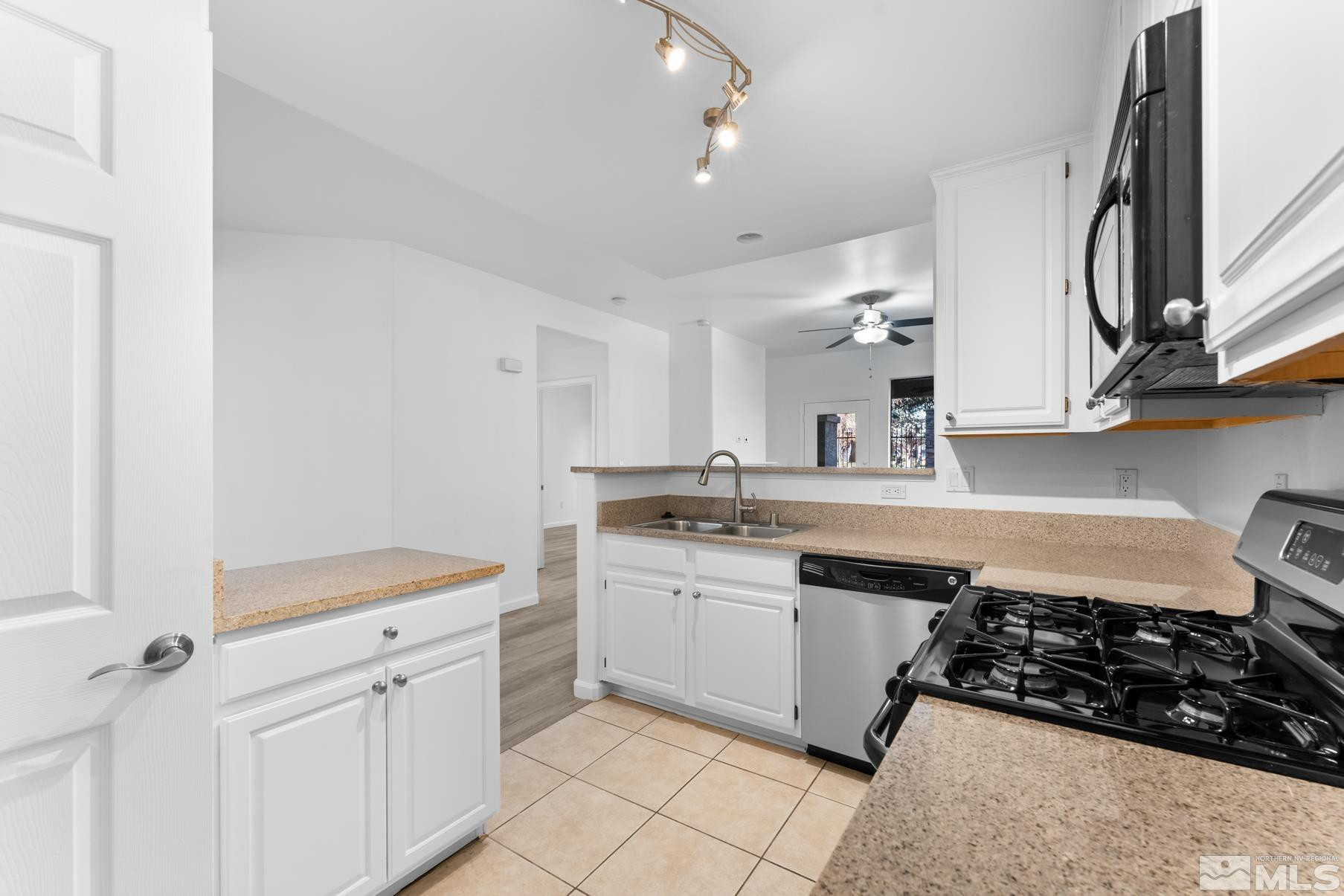 900 South Meadows Parkway 1113