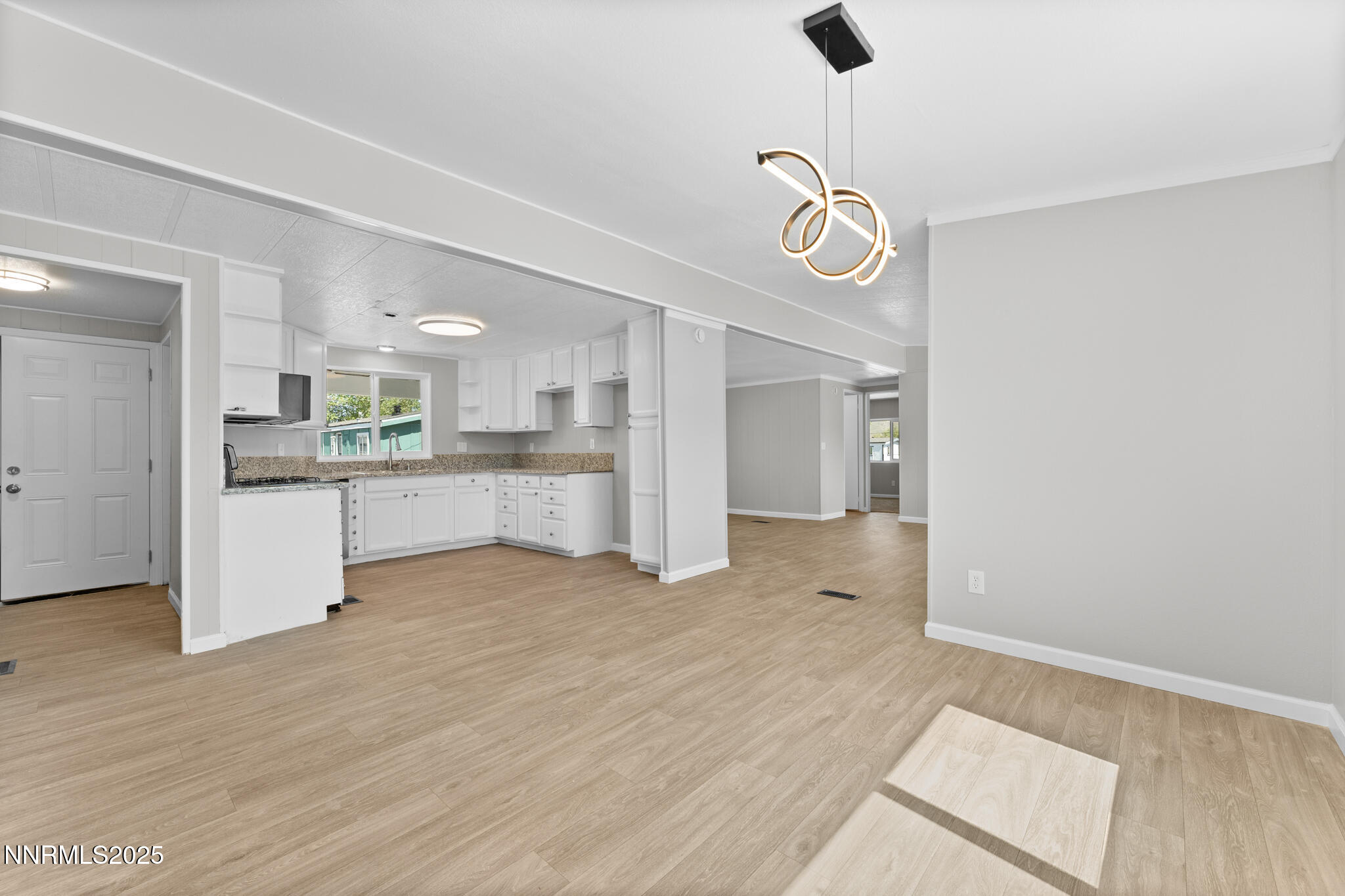 5025 Bobolink Circle