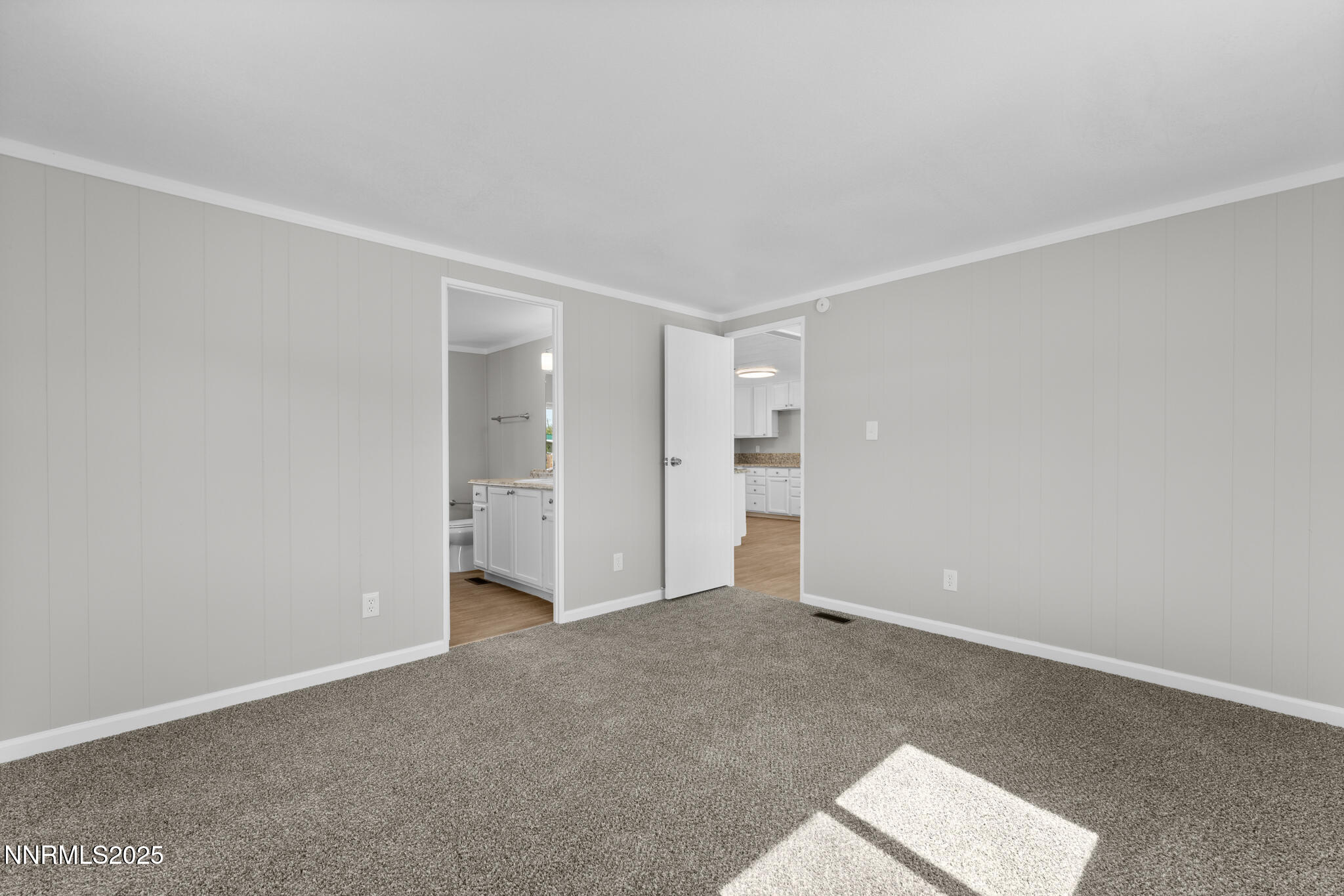 5025 Bobolink Circle
