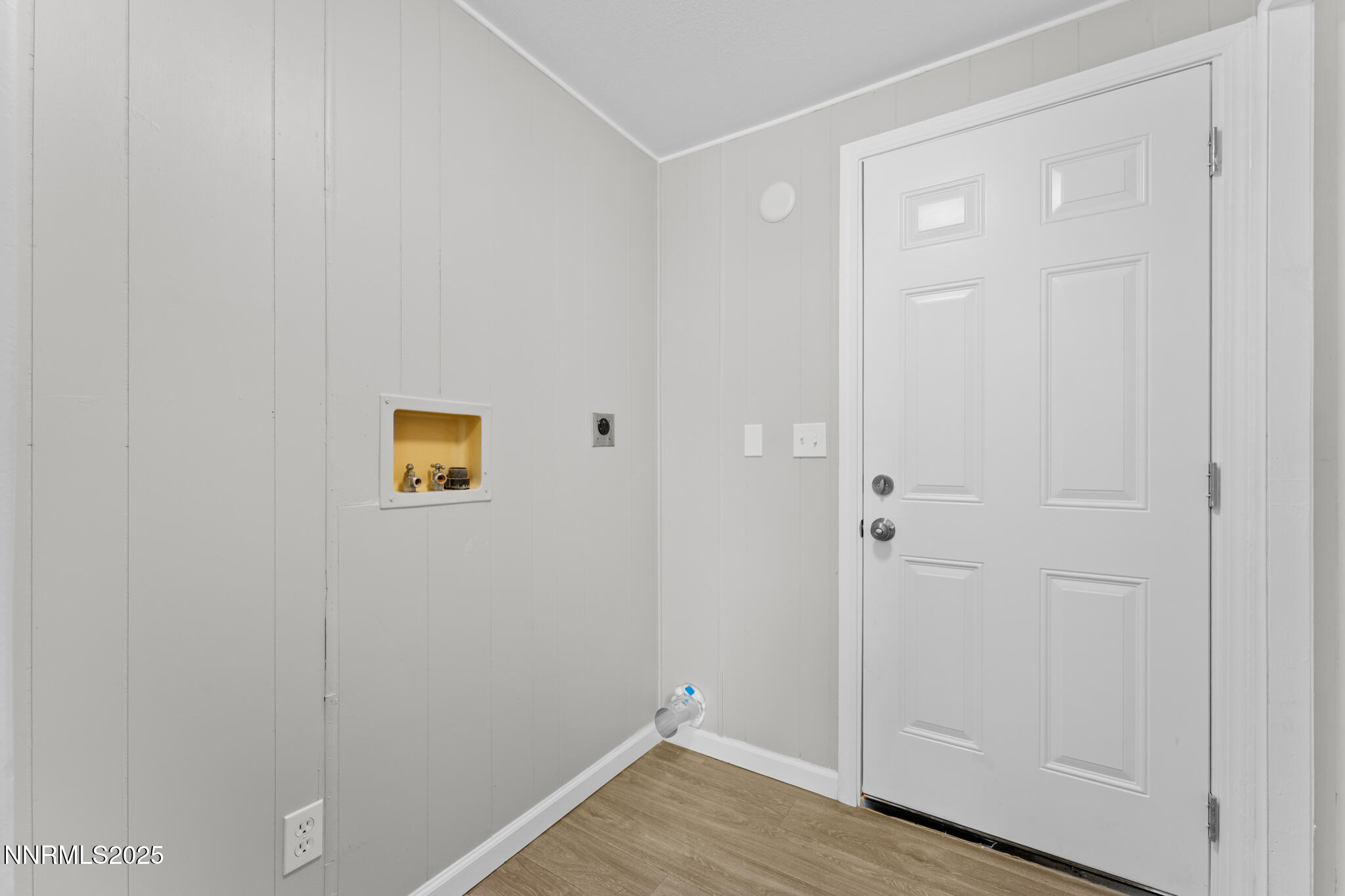 5025 Bobolink Circle