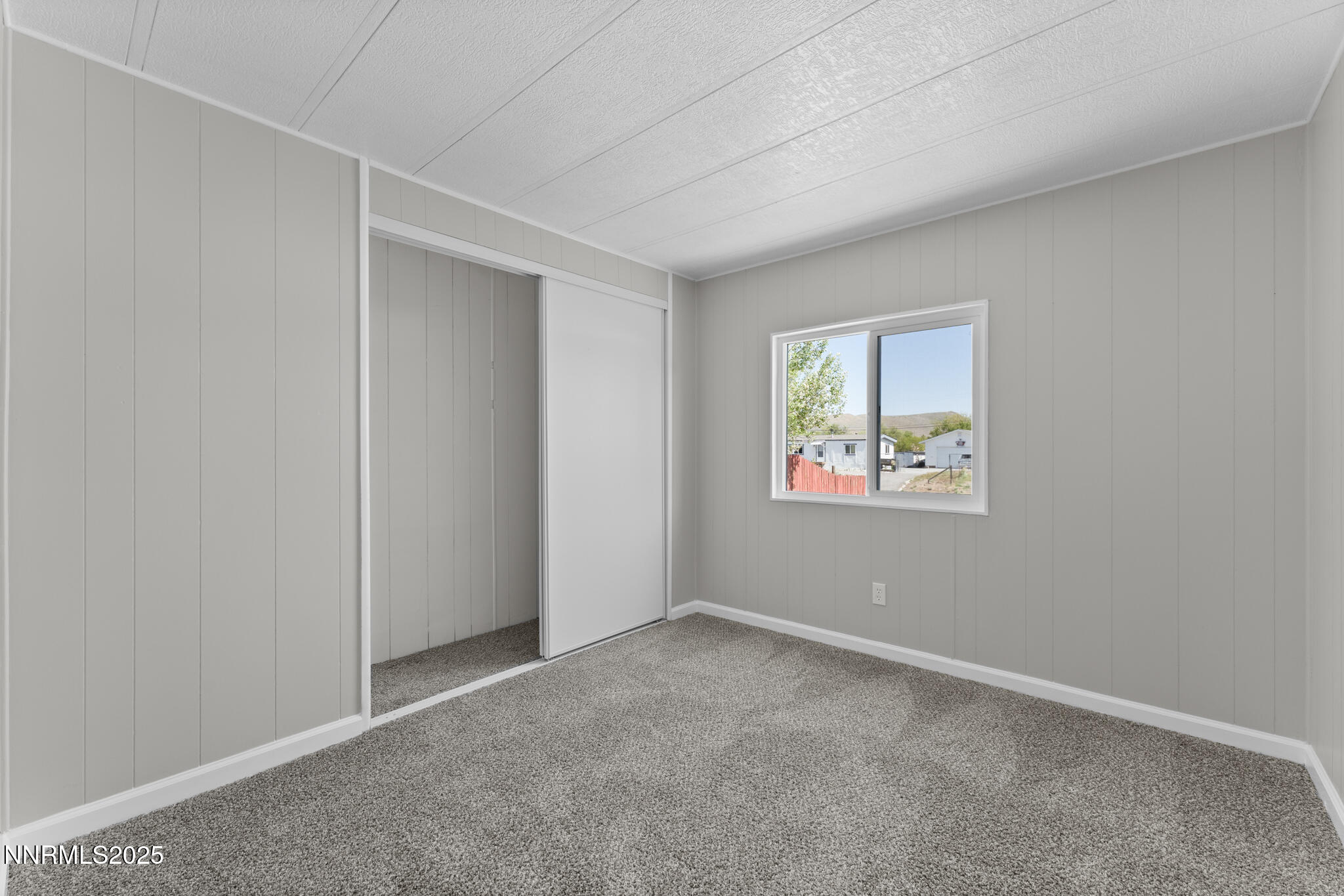 5025 Bobolink Circle
