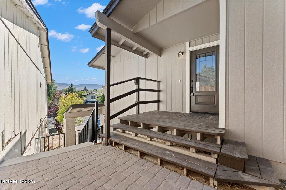 1075 Hartford Court
