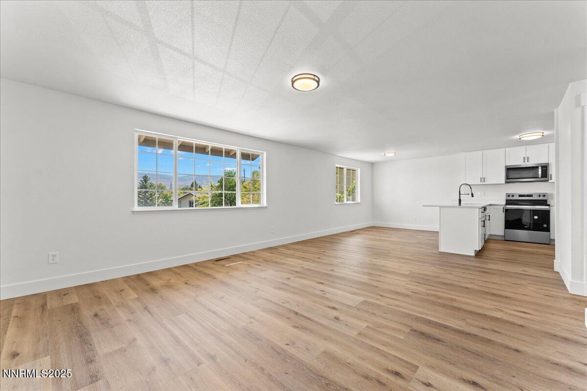 1075 Hartford Court