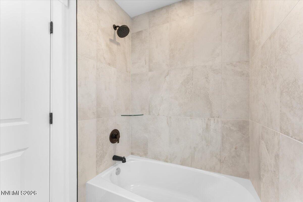 2285 King Edward Drive