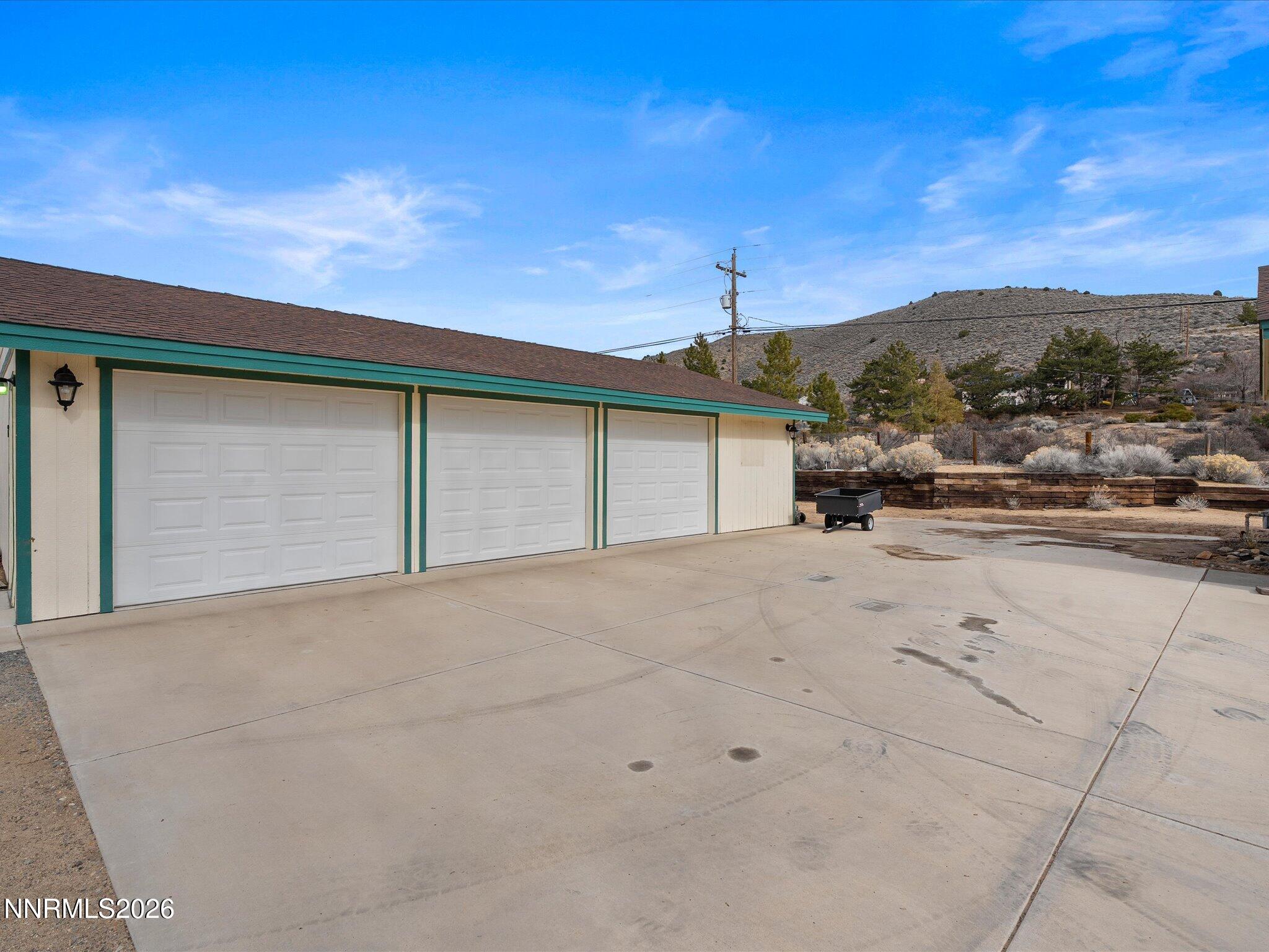 4025 Drake Way
