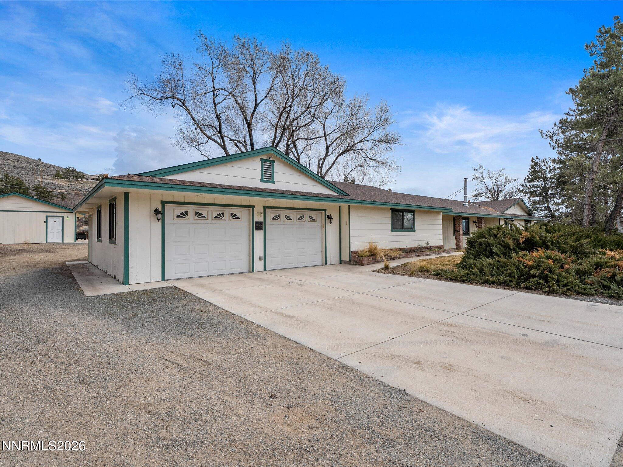 4025 Drake Way
