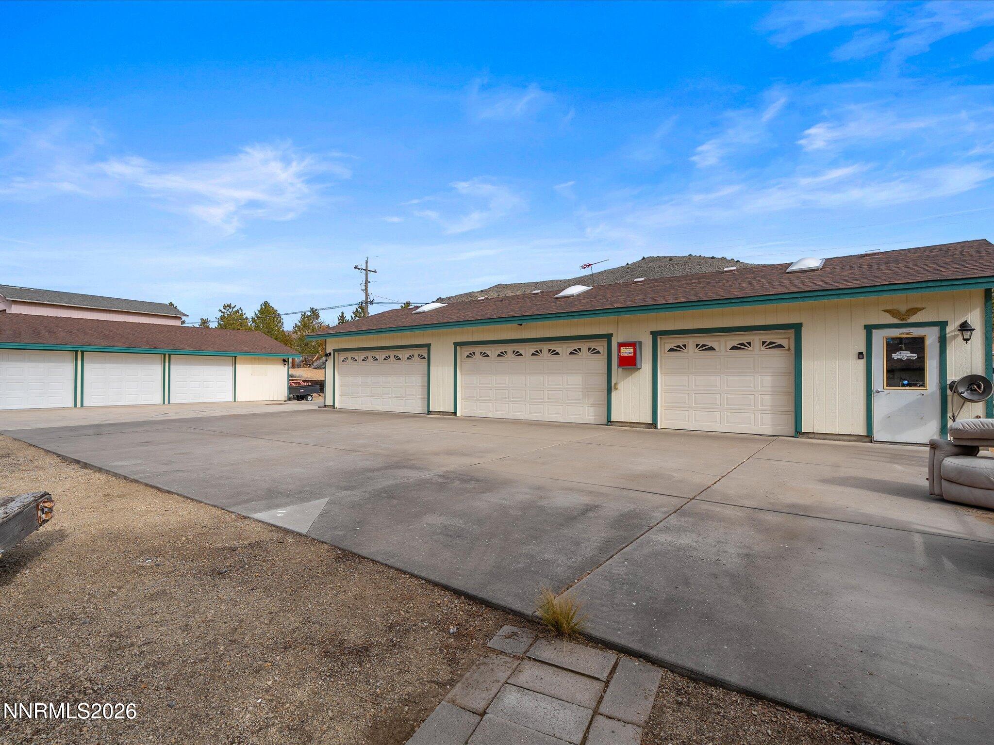 4025 Drake Way