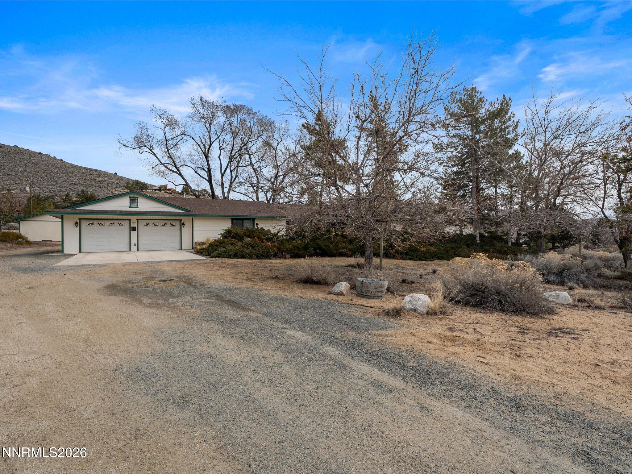 4025 Drake Way