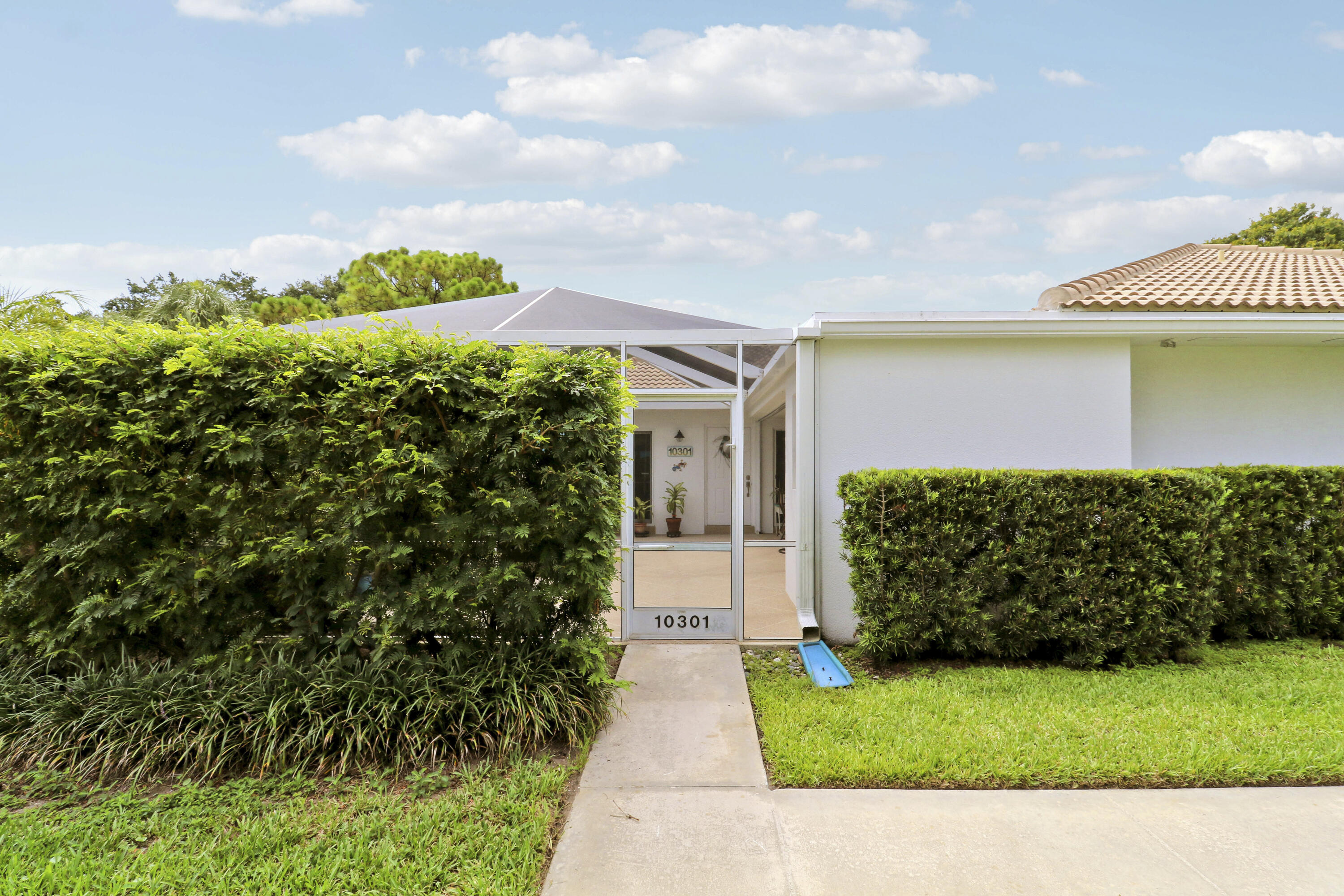 10301 Chapman Oak Court