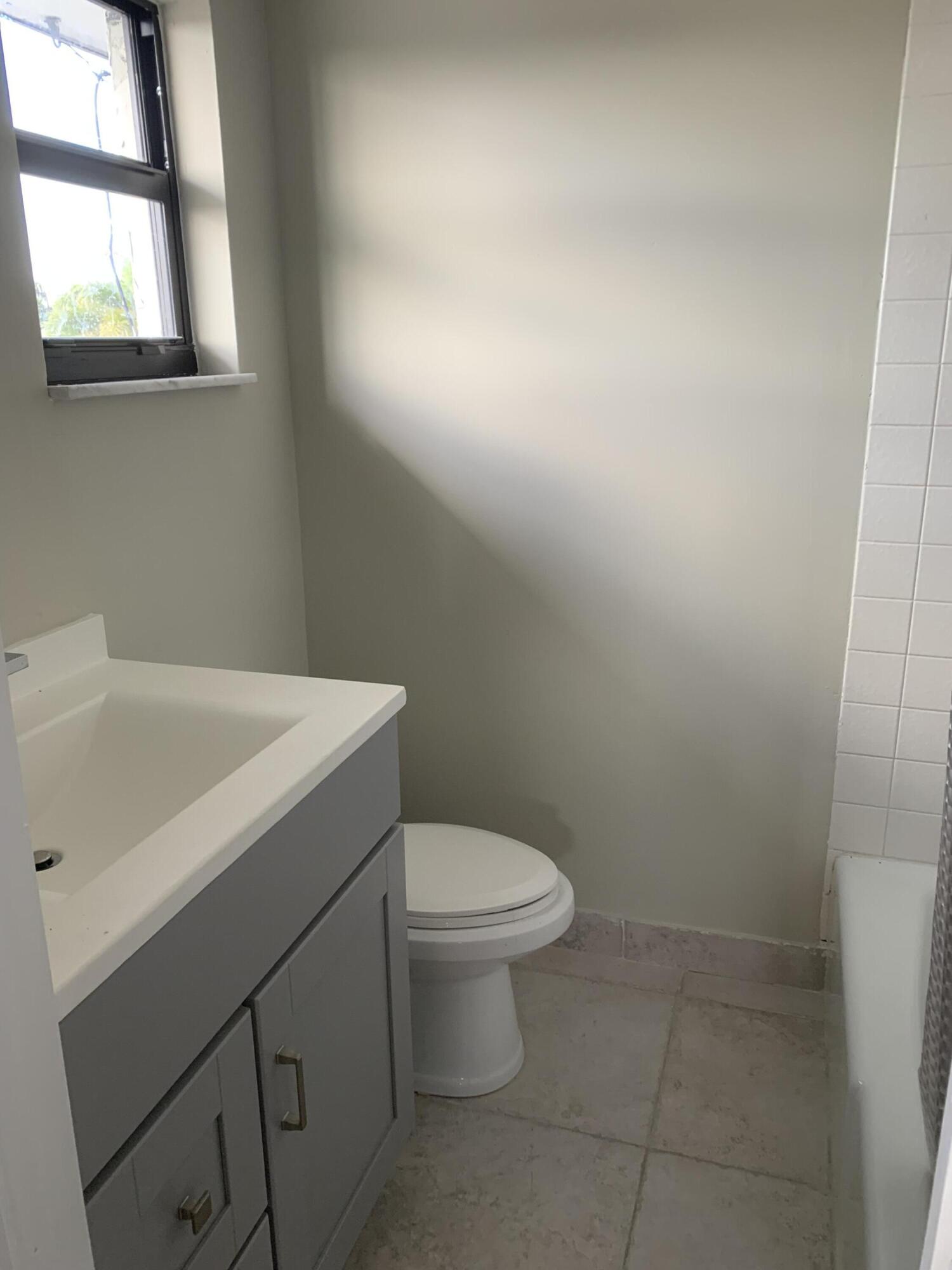 808 E Coast Avenue 808-878