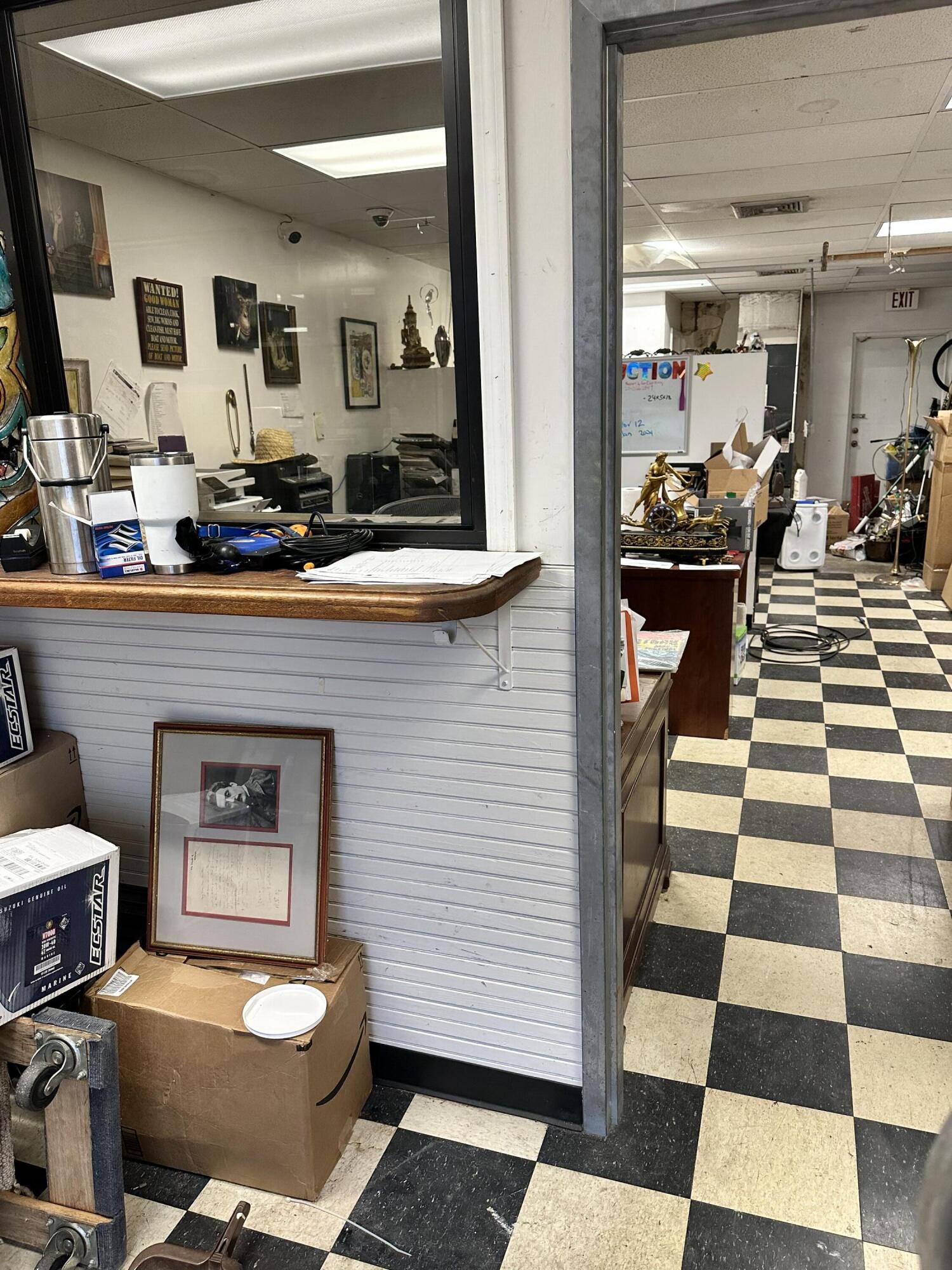 808 E Coast Avenue 808-878