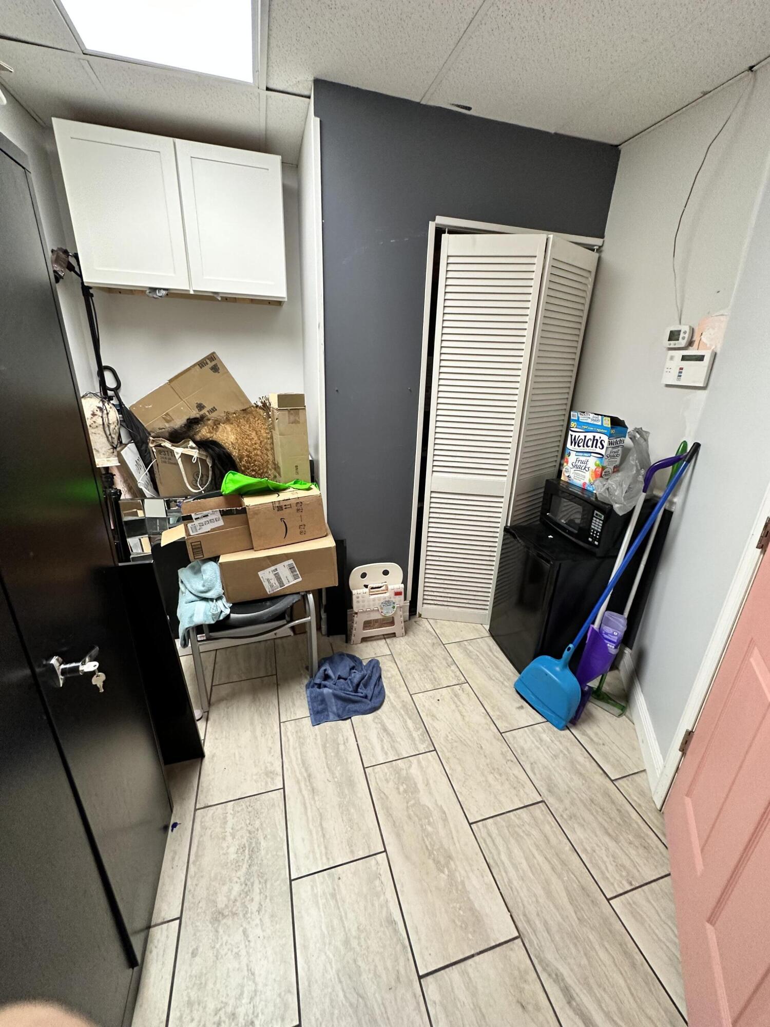 808 E Coast Avenue 808-878