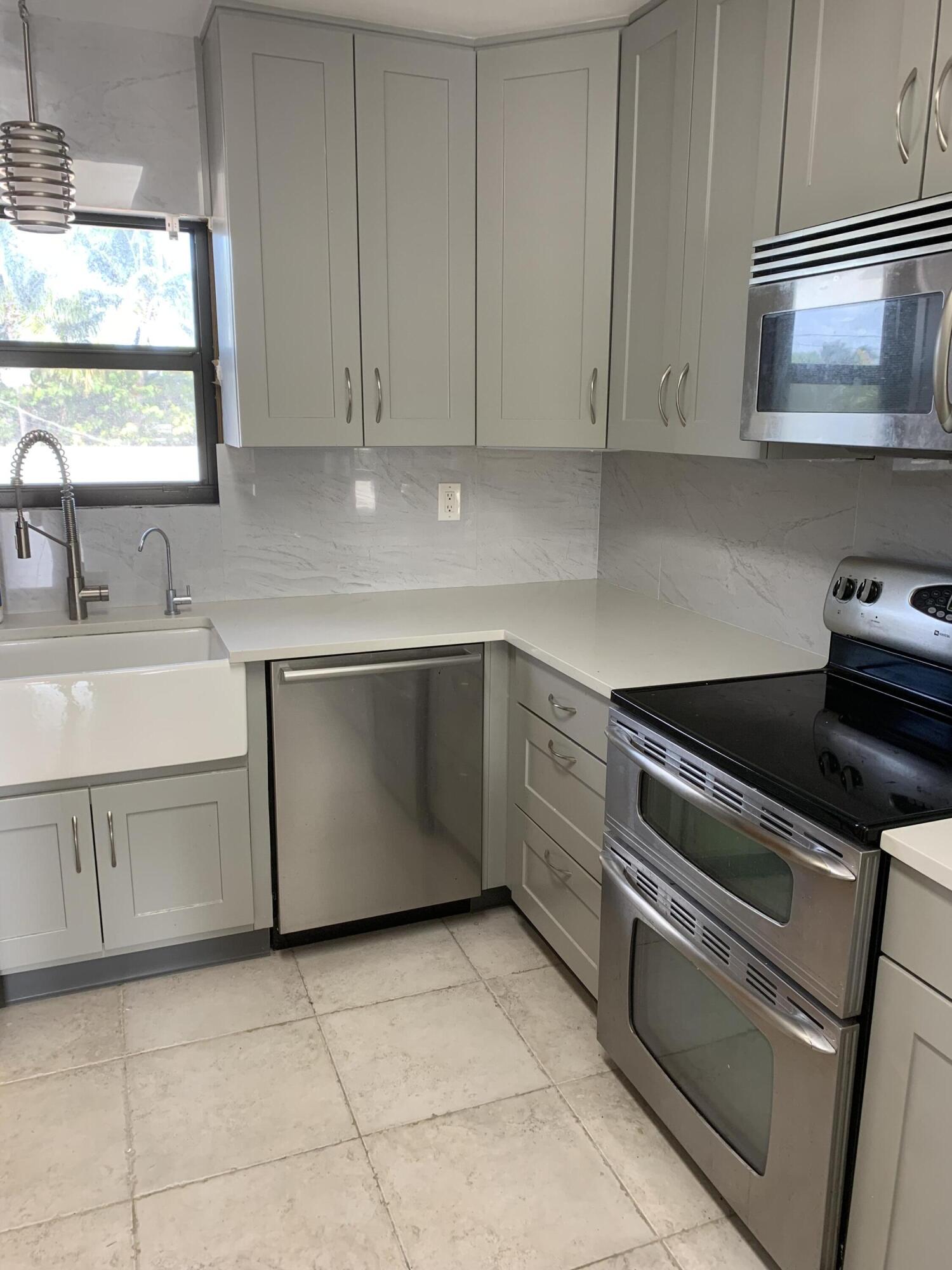 808 E Coast Avenue 808-878