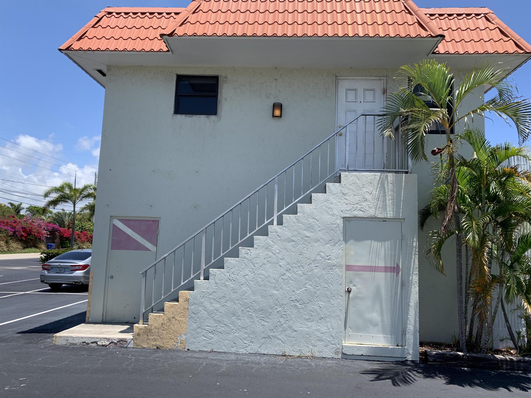 808 E Coast Avenue 808-878
