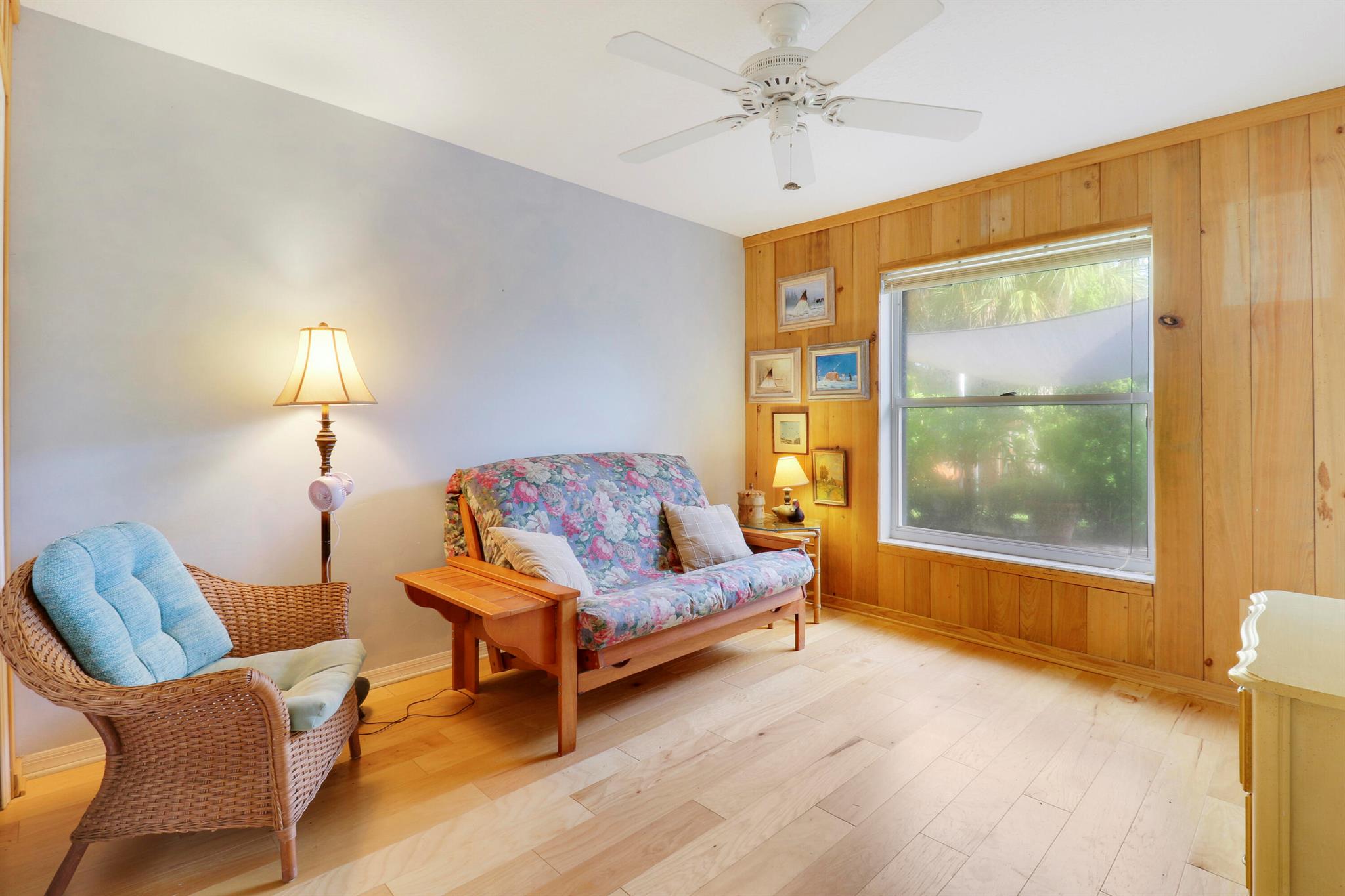 1071 SW Blue Water Way
