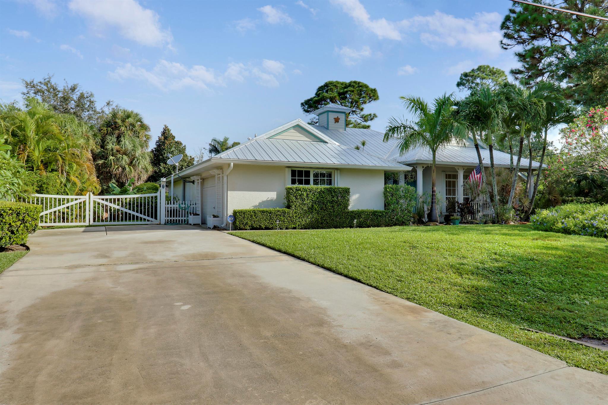1071 SW Blue Water Way