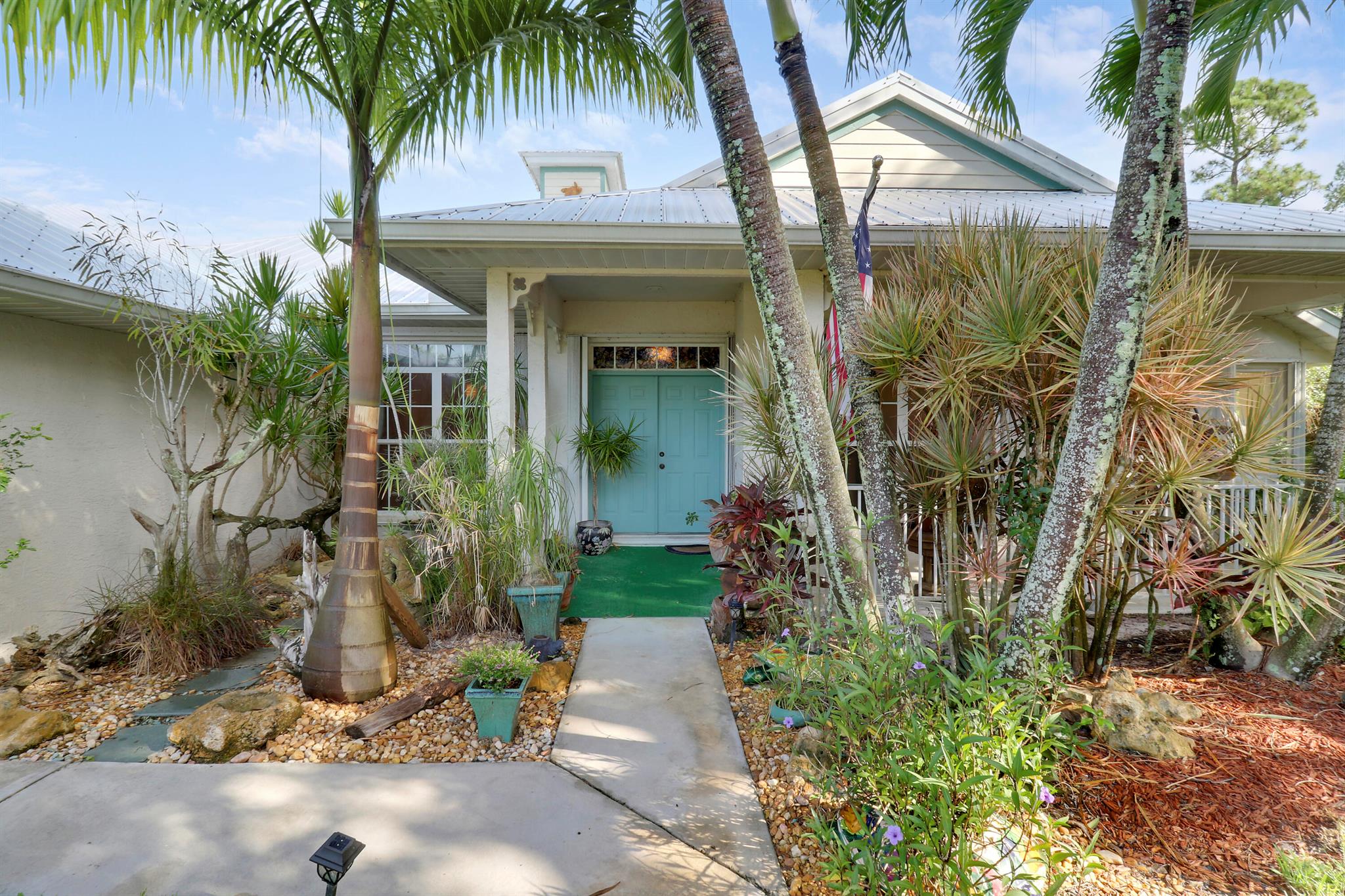 1071 SW Blue Water Way