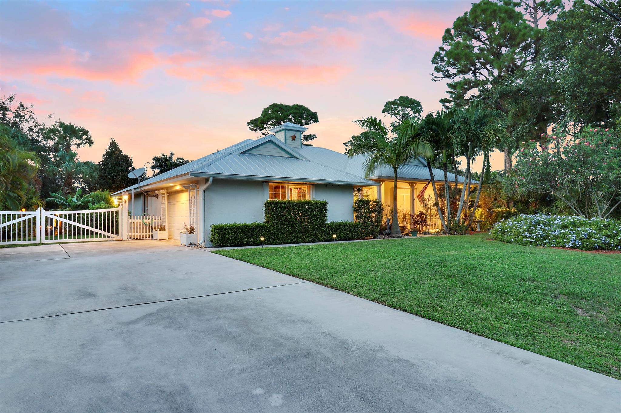 1071 SW Blue Water Way