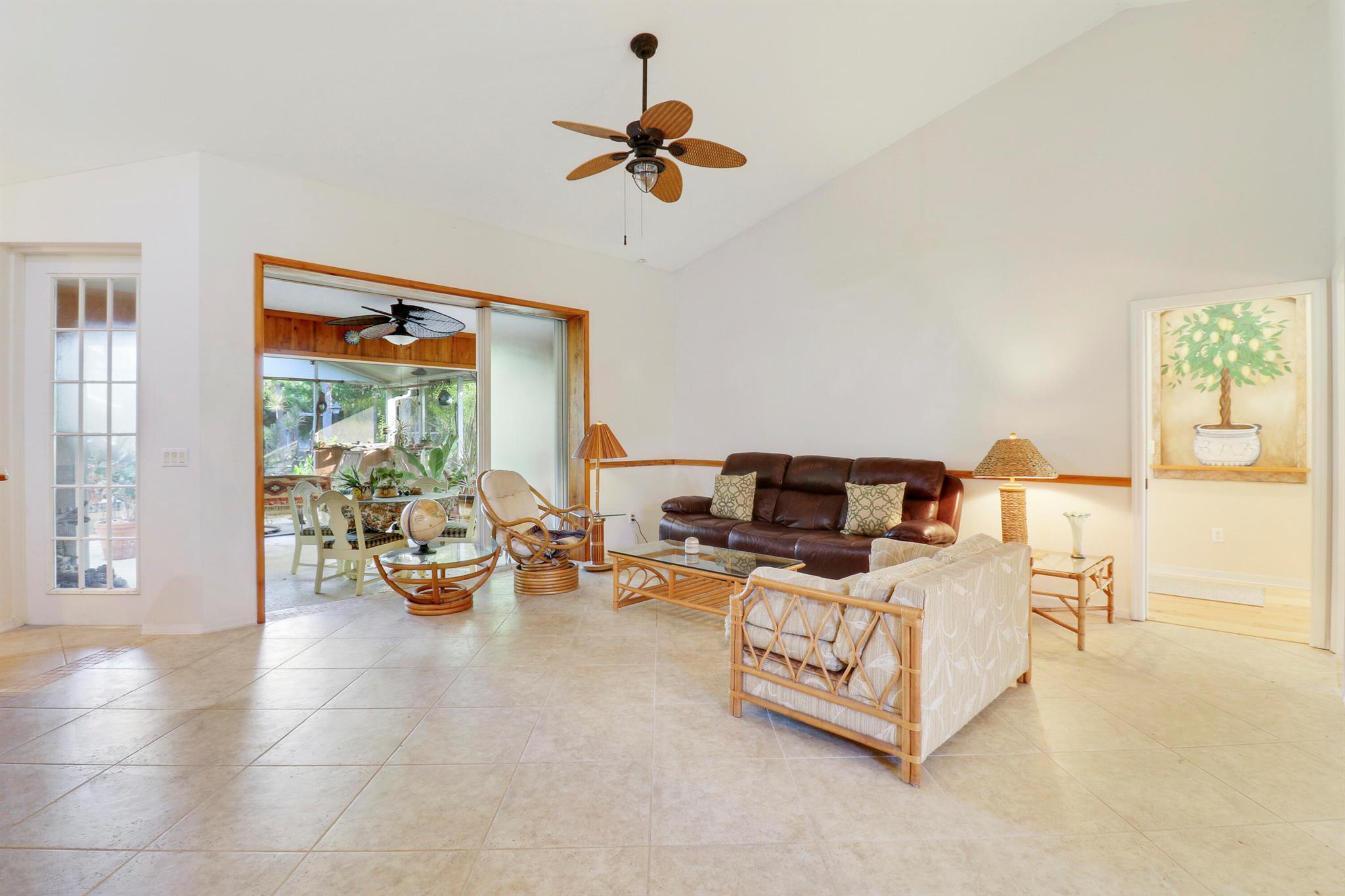 1071 SW Blue Water Way