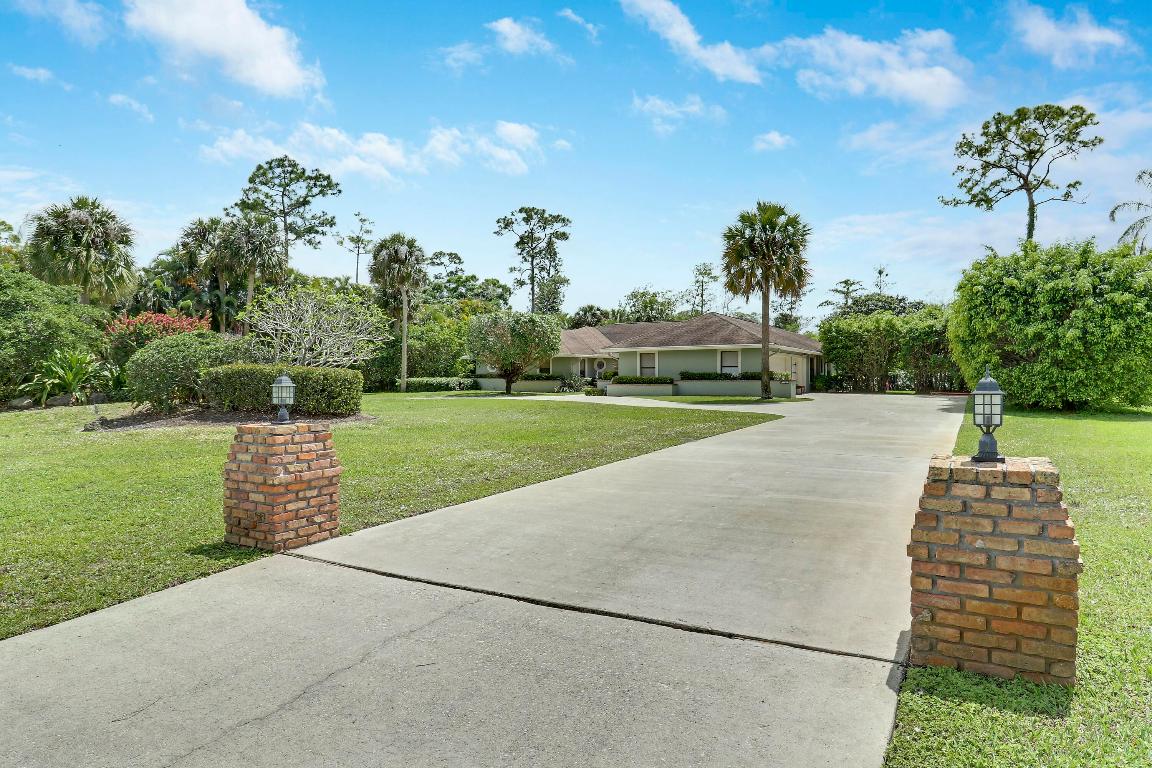 13302 Doubletree Circle