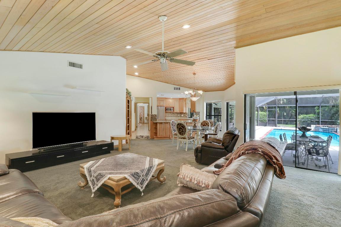 13302 Doubletree Circle