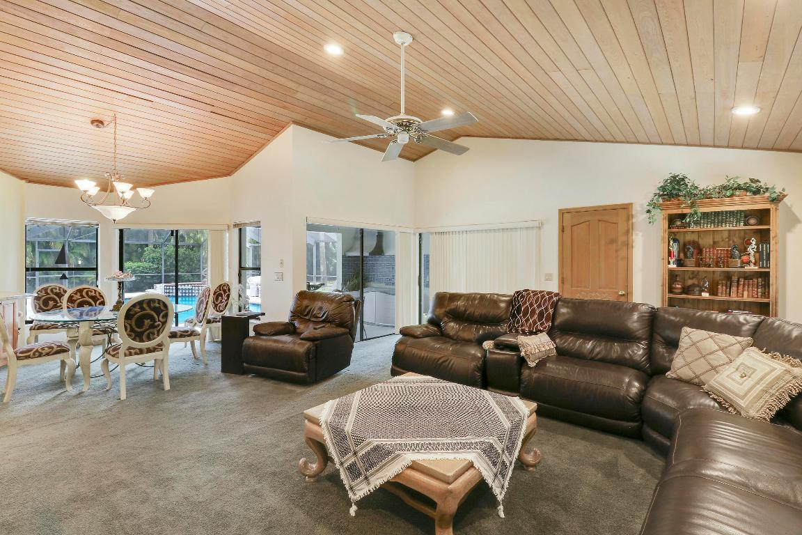 13302 Doubletree Circle