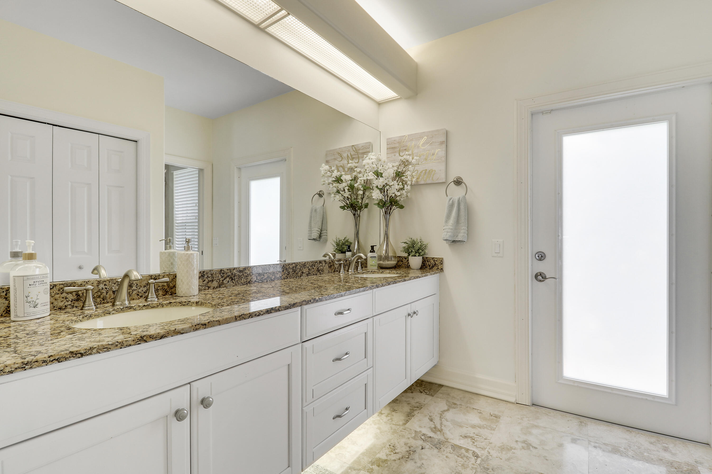 19560 Gulfstream Drive