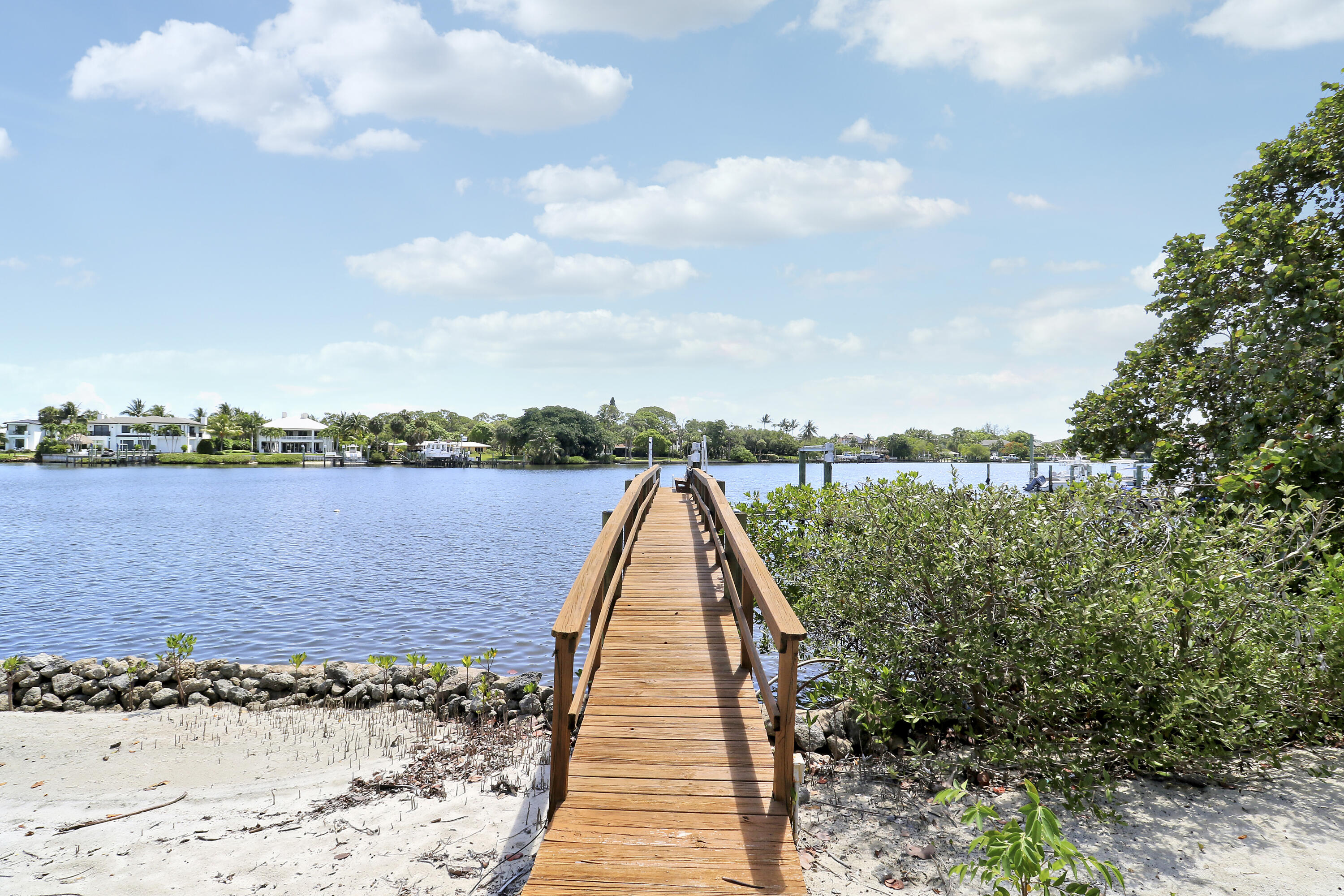 19560 Gulfstream Drive