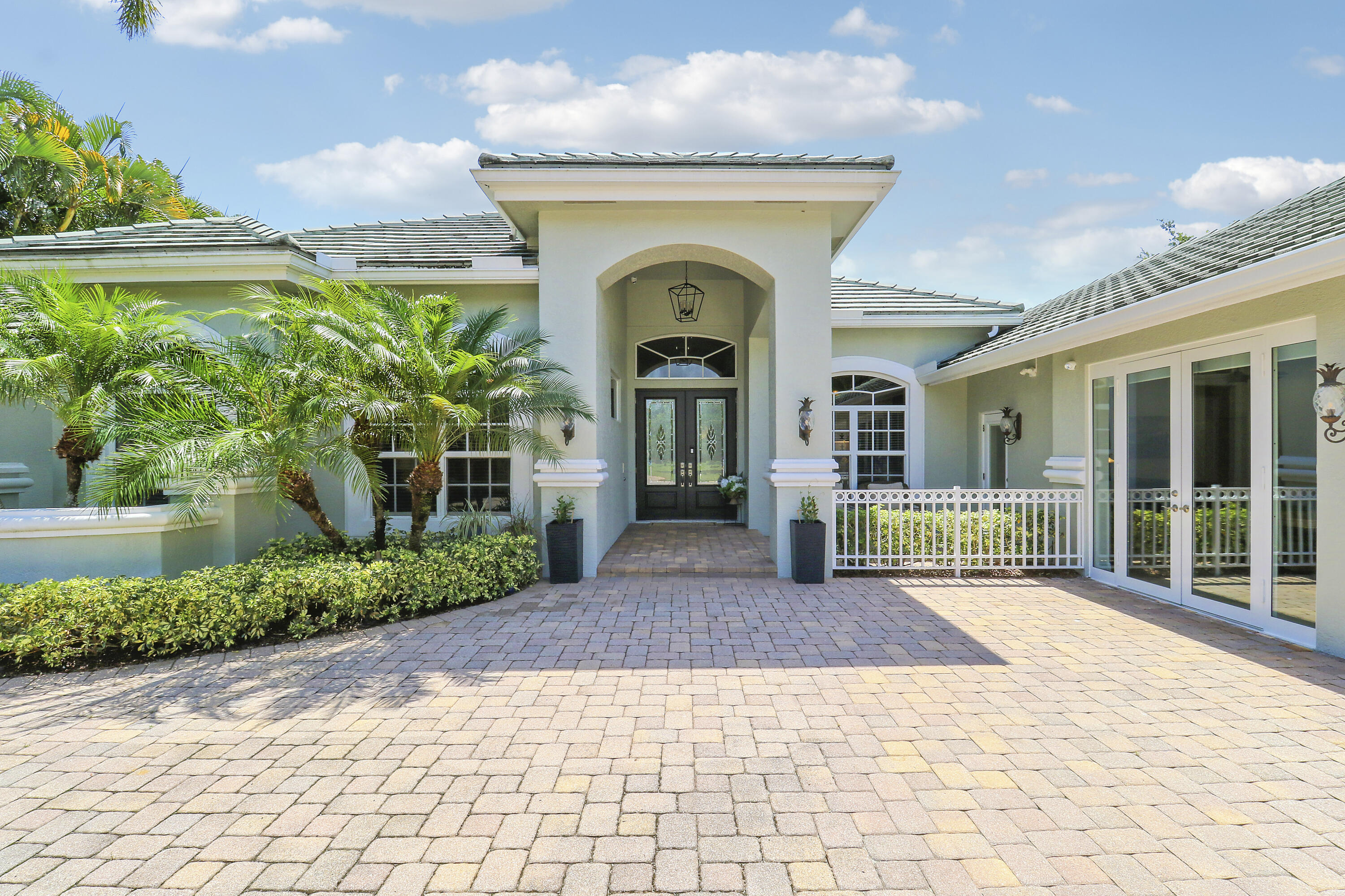 19560 Gulfstream Drive