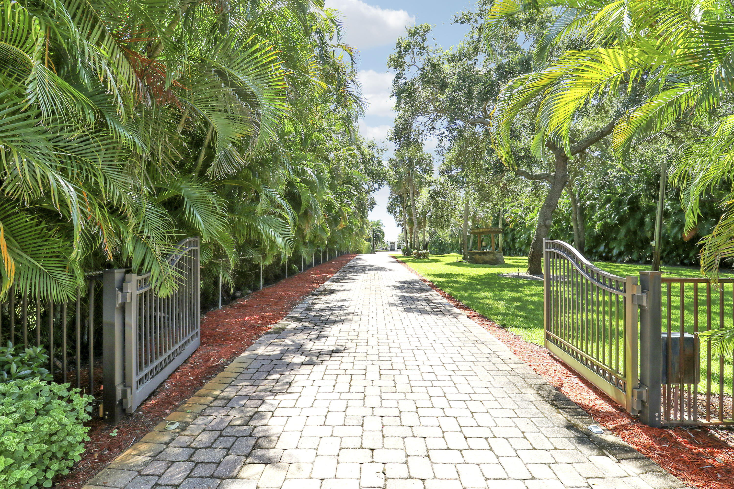 19560 Gulfstream Drive