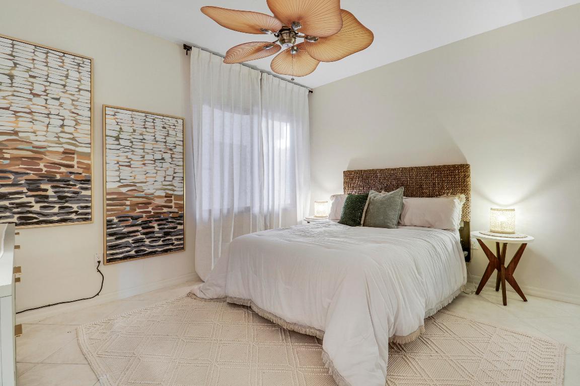 370 Golfview Road 202