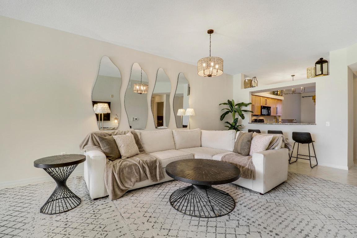 370 Golfview Road 202