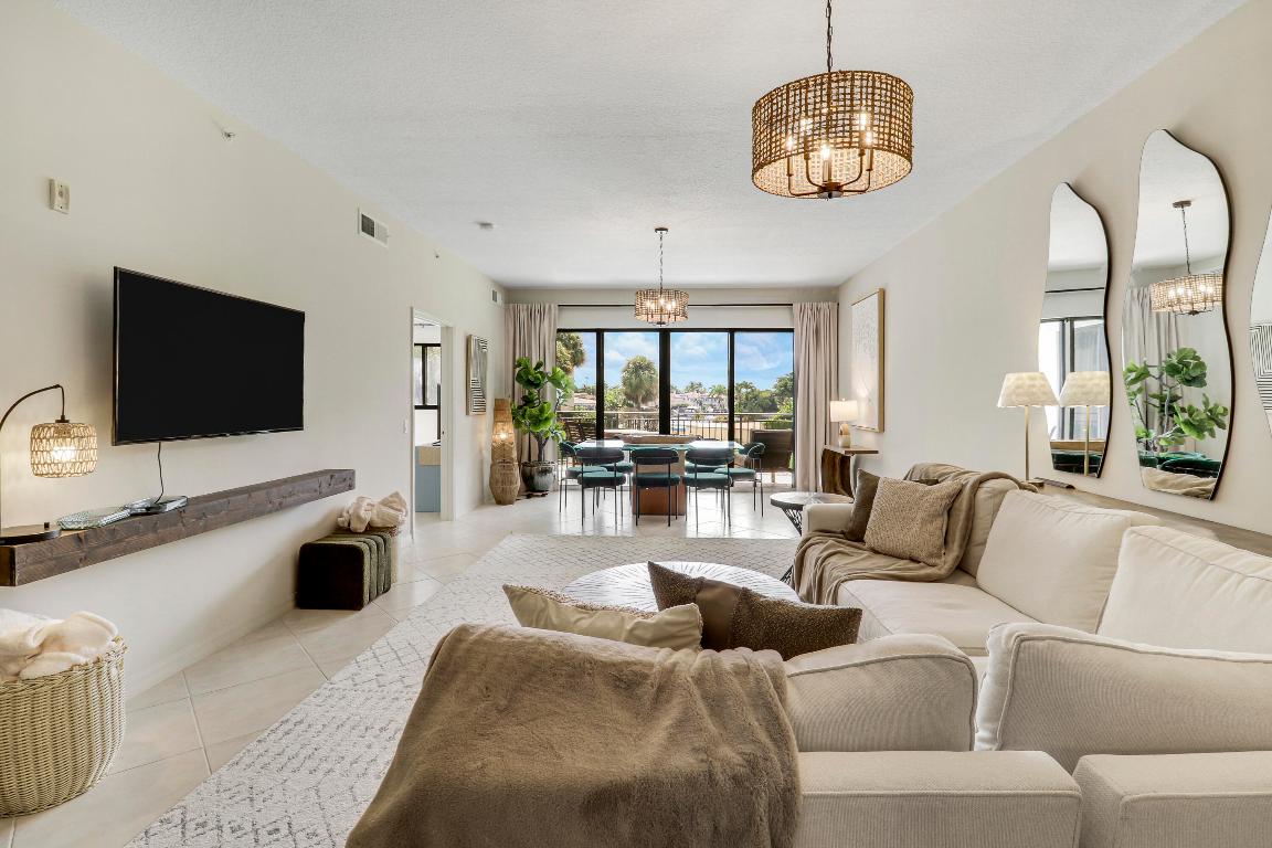 370 Golfview Road 202