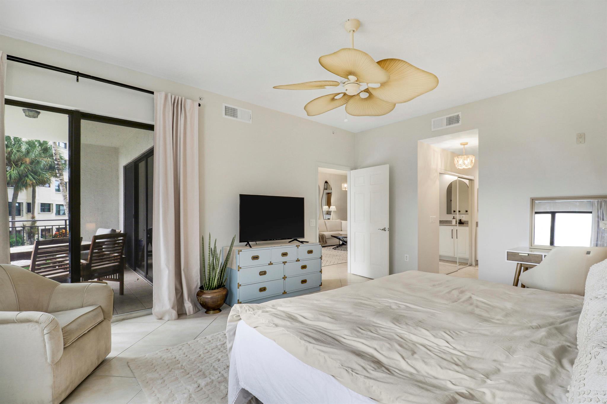 370 Golfview Road 202