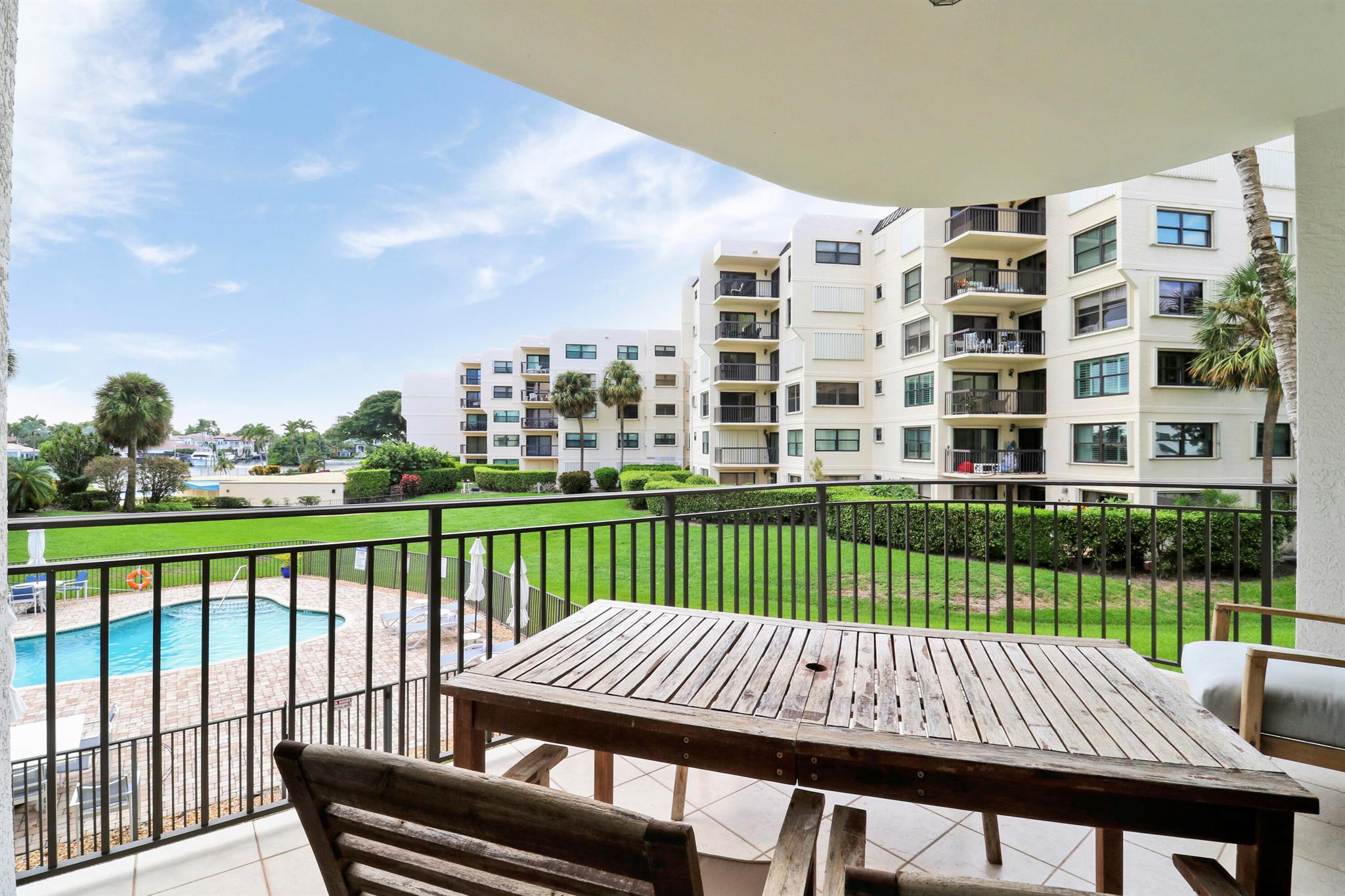 370 Golfview Road 202