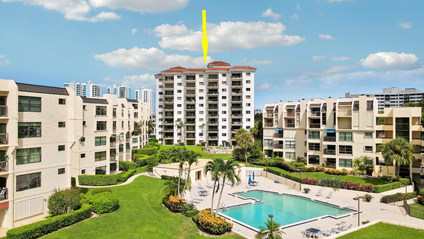 370 Golfview Road 202