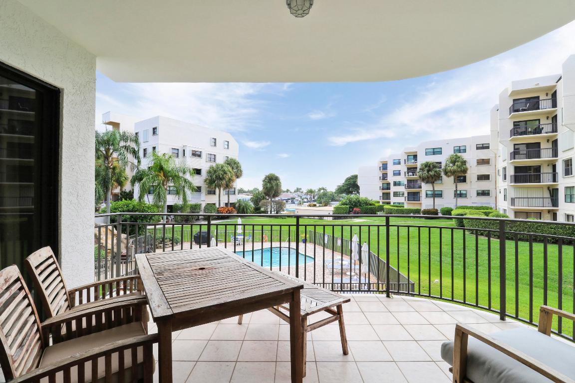 370 Golfview Road 202