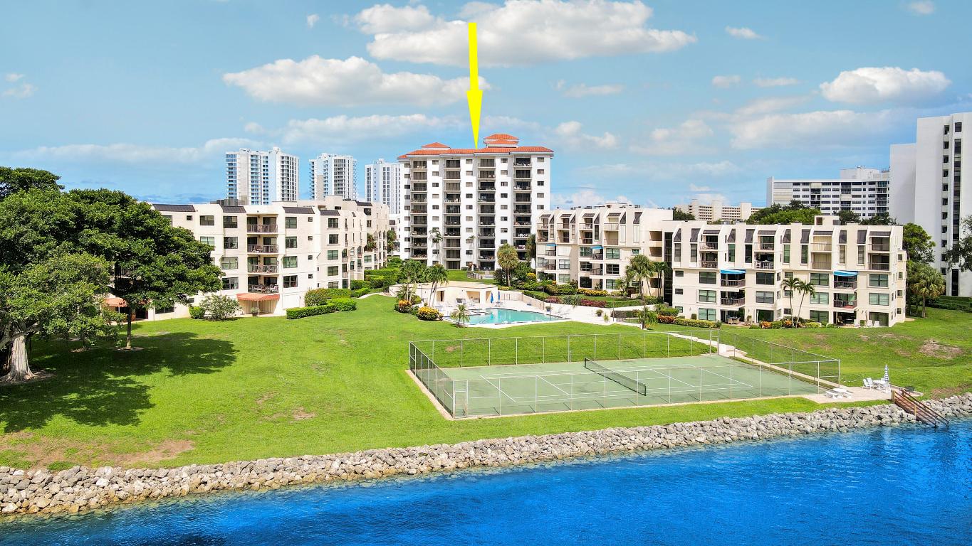 370 Golfview Road 202