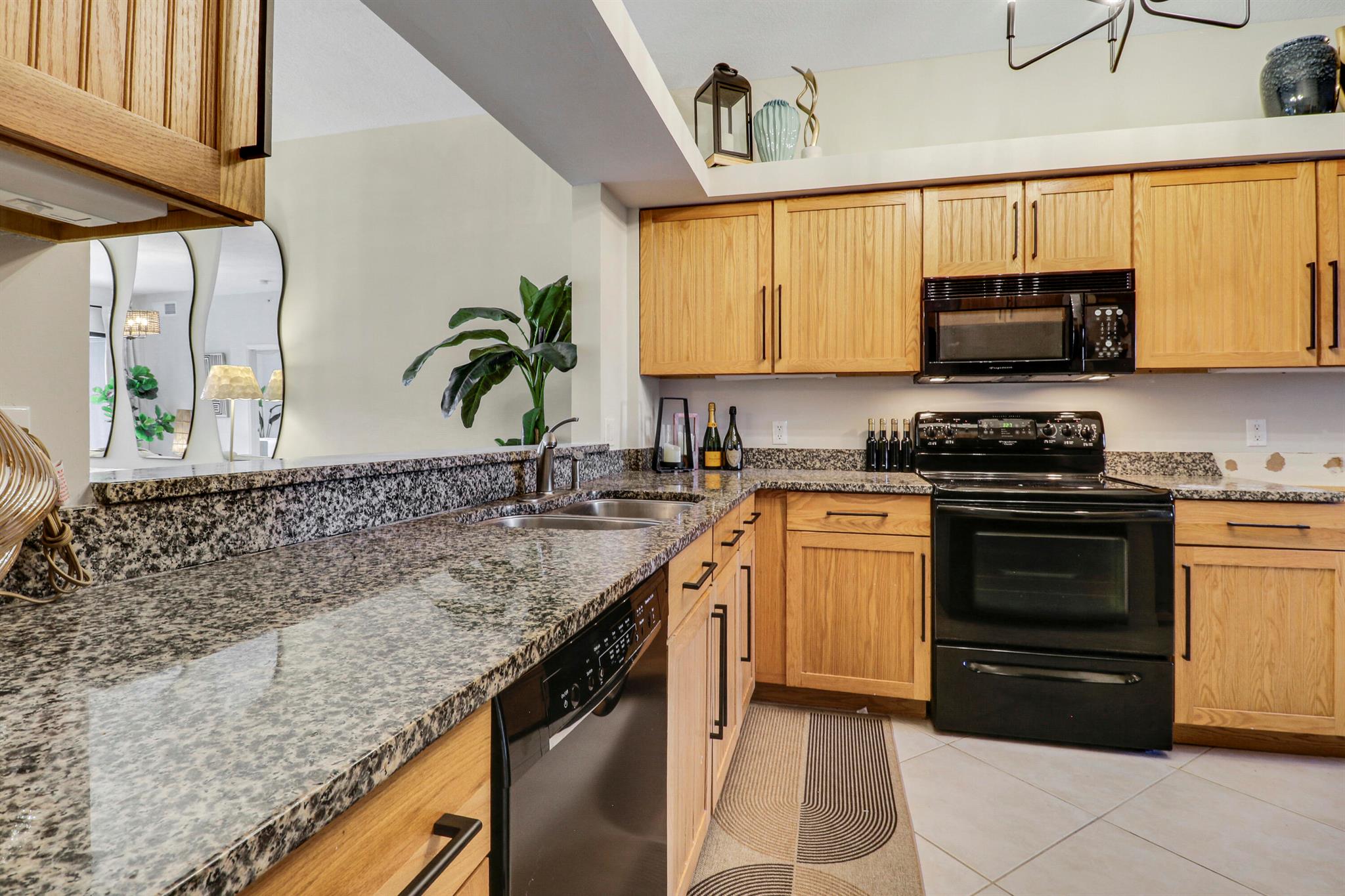 370 Golfview Road 202