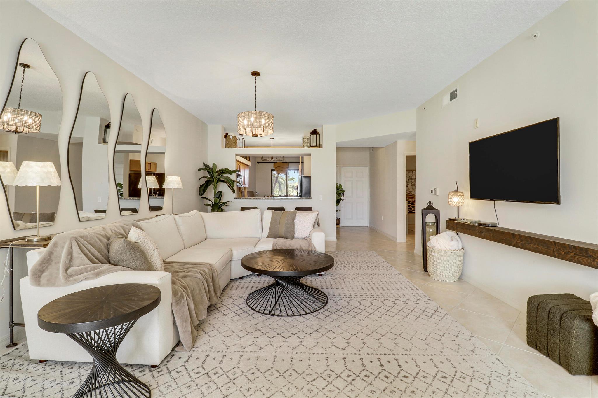 370 Golfview Road 202