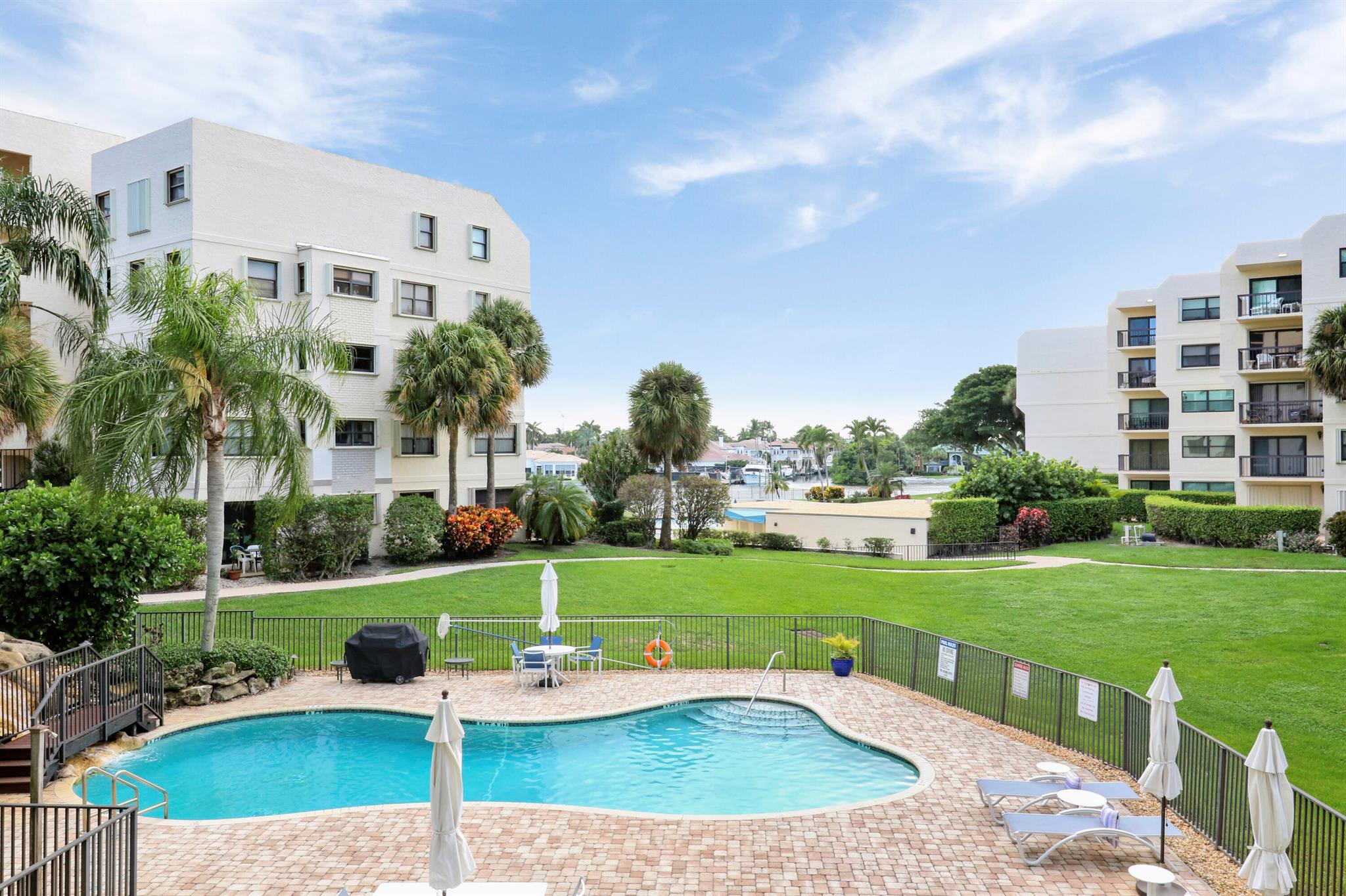 370 Golfview Road 202