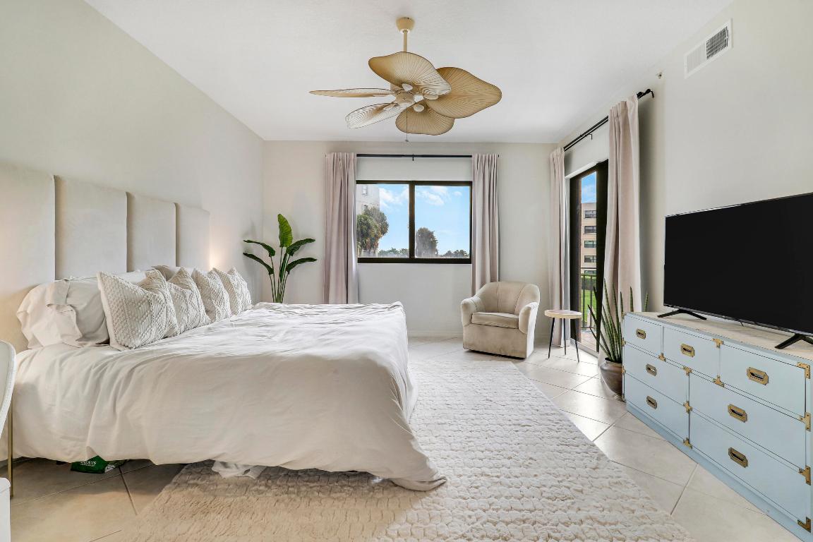 370 Golfview Road 202