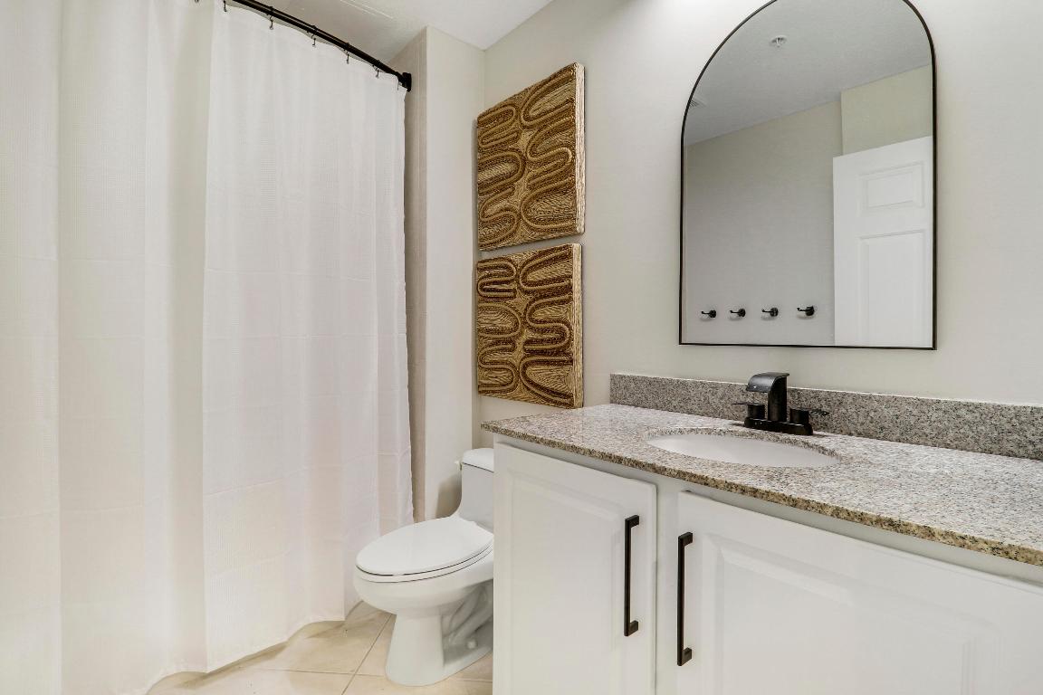 370 Golfview Road 202