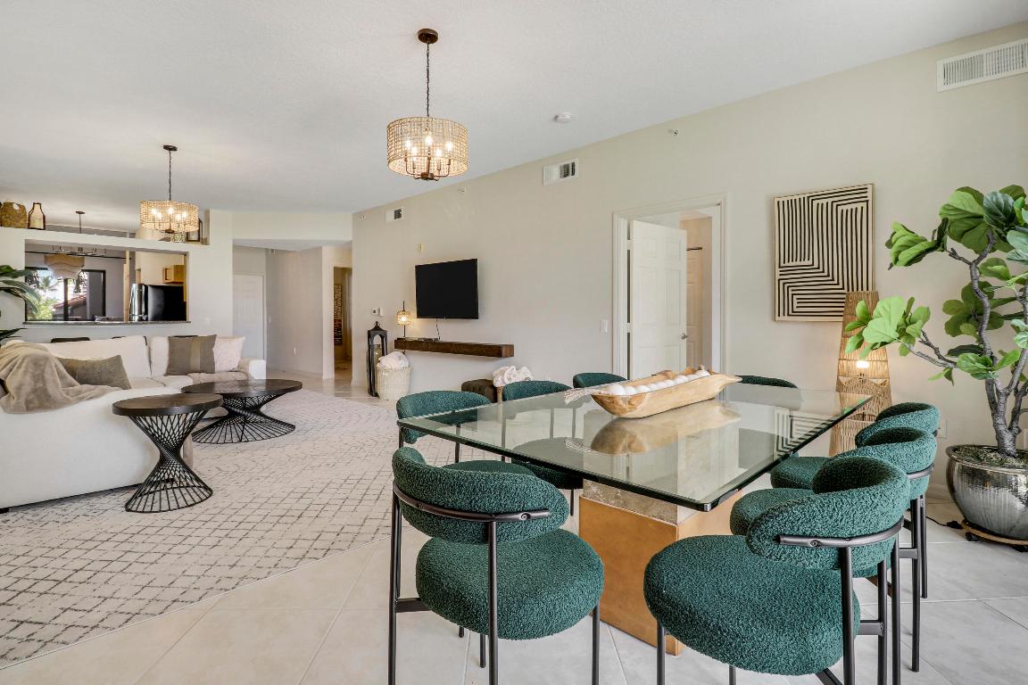 370 Golfview Road 202