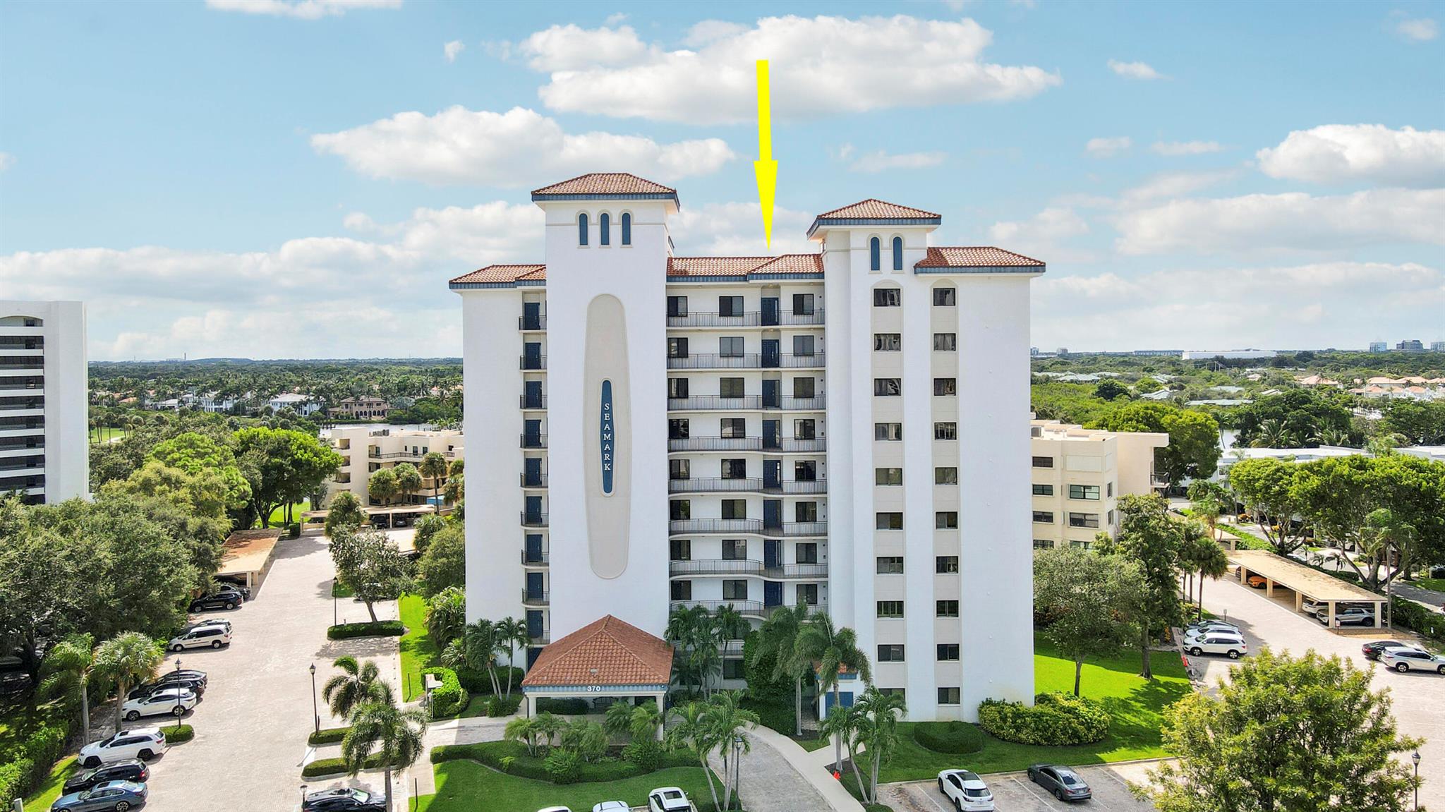 370 Golfview Road 202