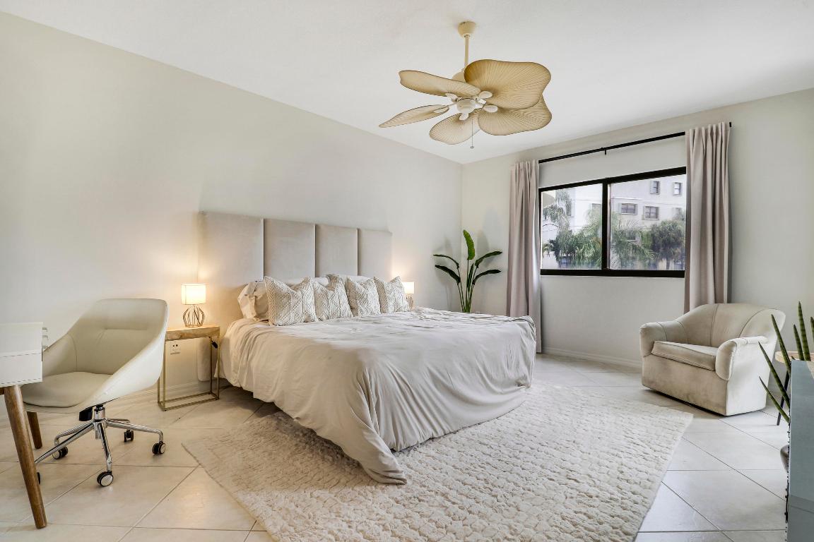 370 Golfview Road 202