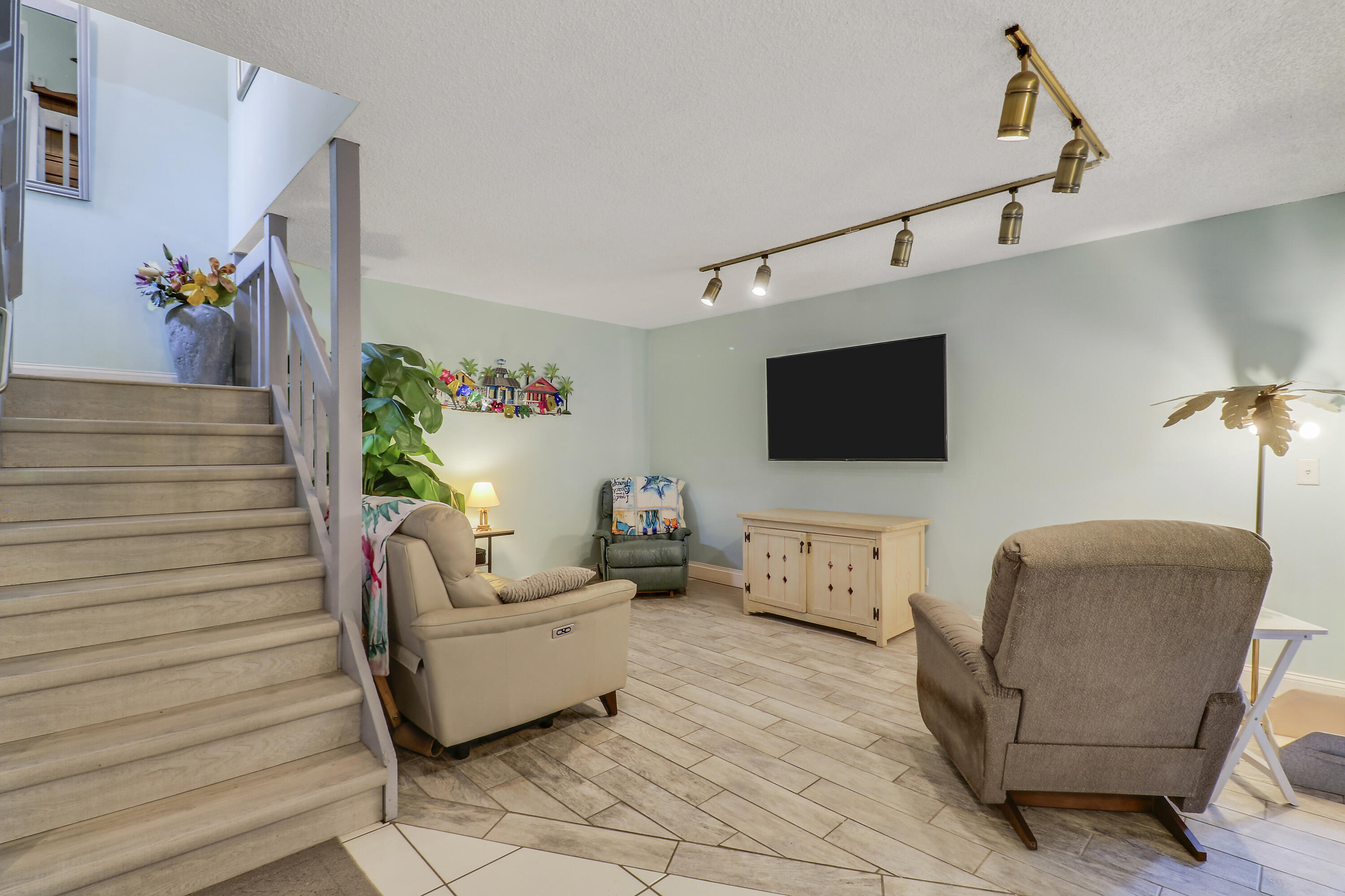 128 Sherwood Circle 13b